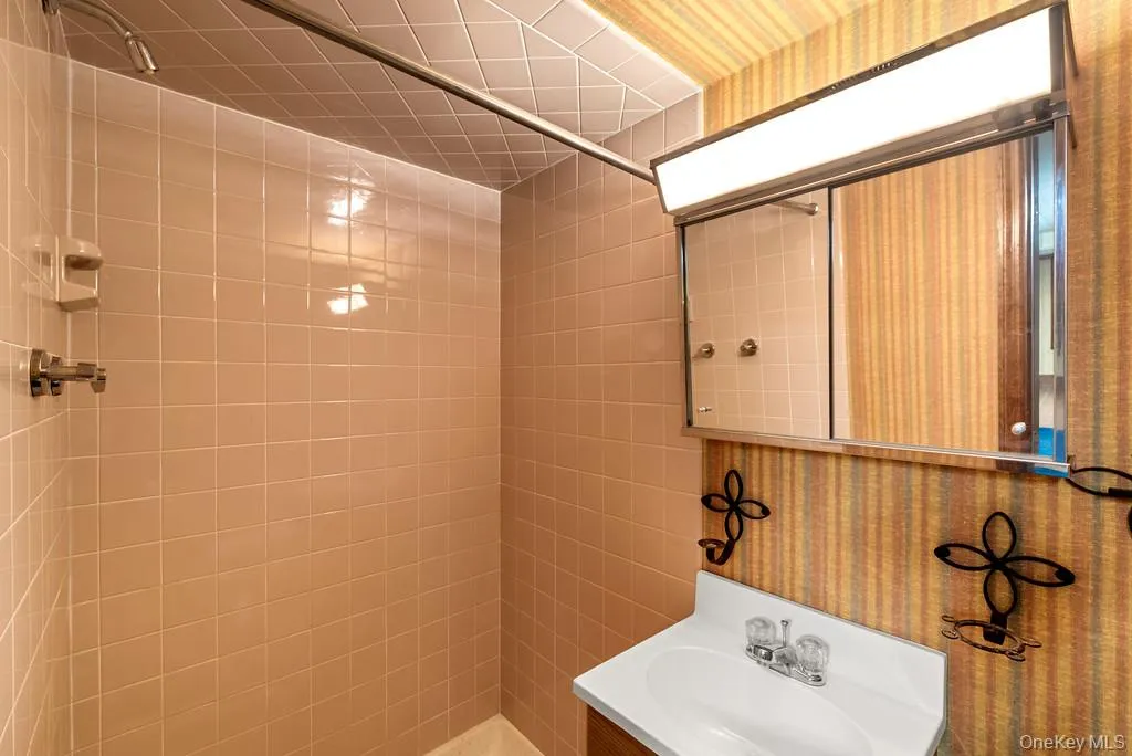 11 Carnelli Court, Poughkeepsie (town), NY, 4 Bedrooms Bedrooms, 11 Rooms Rooms,3 BathroomsBathrooms,Residential,For Rent,Carnelli,0,1024028 11 Carnelli Court, Poughkeepsie (town), NY, 4 Bedrooms Bedrooms, 11 Rooms Rooms,3 BathroomsBathrooms,Residential,For Rent,Carnelli,0,1024028