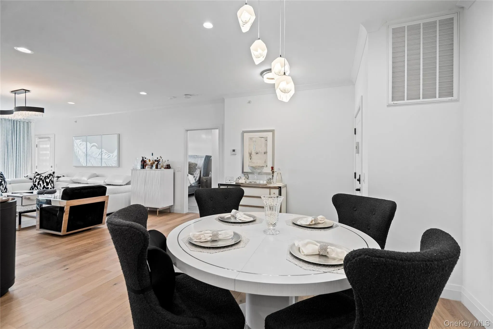 19303 Aspenwood Drive, Oyster Bay, NY, 2 Bedrooms Bedrooms, 6 Rooms Rooms,2 BathroomsBathrooms,Residential,For Rent,Aspenwood,0,1024039 19303 Aspenwood Drive, Oyster Bay, NY, 2 Bedrooms Bedrooms, 6 Rooms Rooms,2 BathroomsBathrooms,Residential,For Rent,Aspenwood,0,1024039