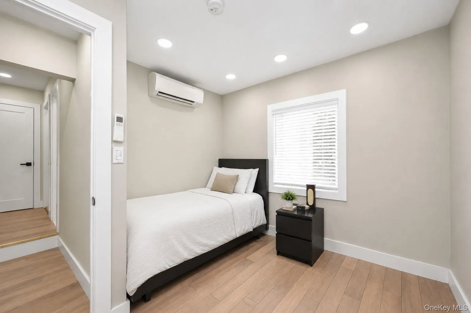 76-37 Vleigh Place, New York, NY, 4 Bedrooms Bedrooms, 8 Rooms Rooms,3 BathroomsBathrooms,Residential,For Rent,Vleigh,0,1024040 76-37 Vleigh Place, New York, NY, 4 Bedrooms Bedrooms, 8 Rooms Rooms,3 BathroomsBathrooms,Residential,For Rent,Vleigh,0,1024040