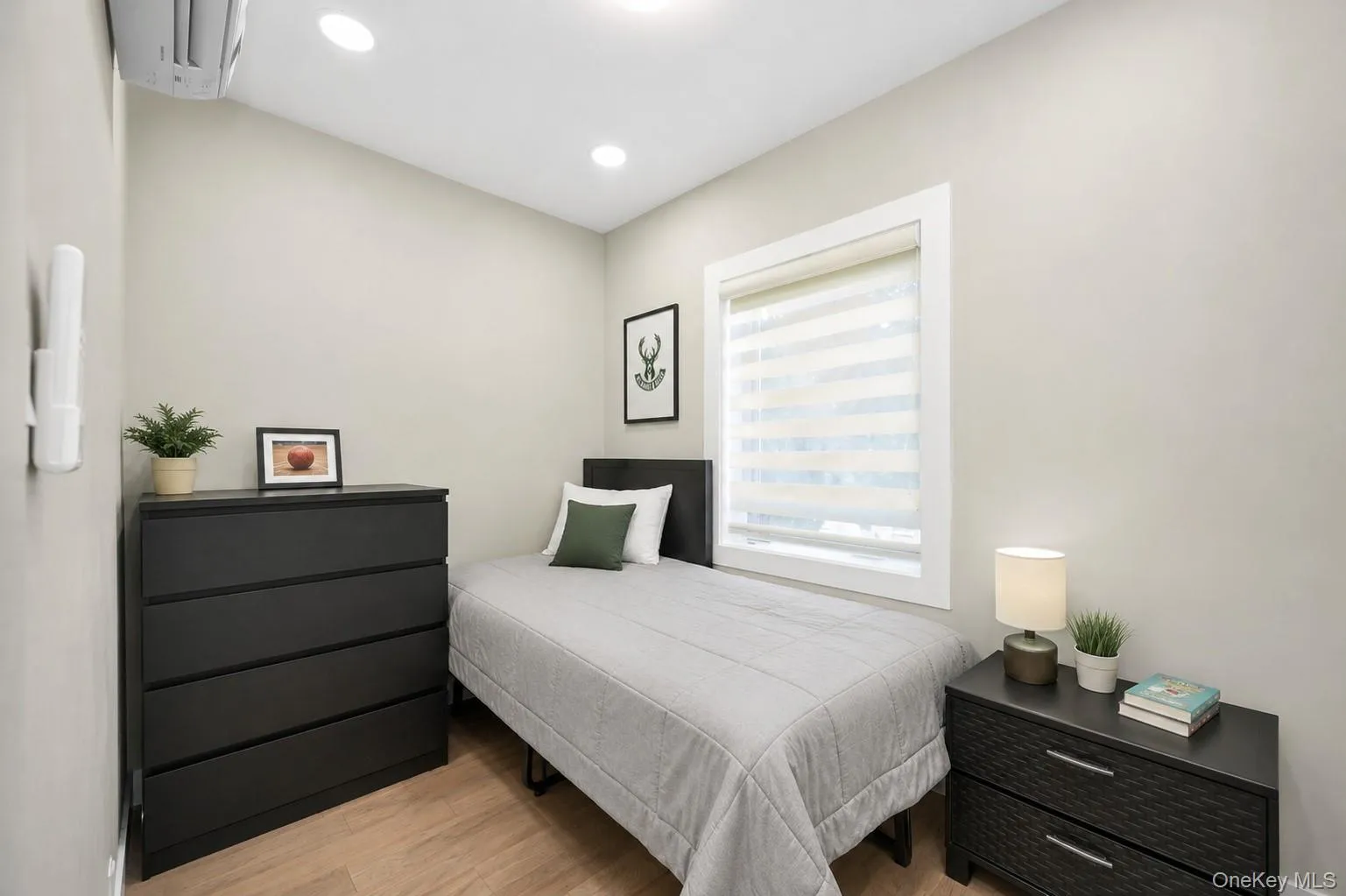 76-37 Vleigh Place, New York, NY, 4 Bedrooms Bedrooms, 8 Rooms Rooms,3 BathroomsBathrooms,Residential,For Rent,Vleigh,0,1024040 76-37 Vleigh Place, New York, NY, 4 Bedrooms Bedrooms, 8 Rooms Rooms,3 BathroomsBathrooms,Residential,For Rent,Vleigh,0,1024040