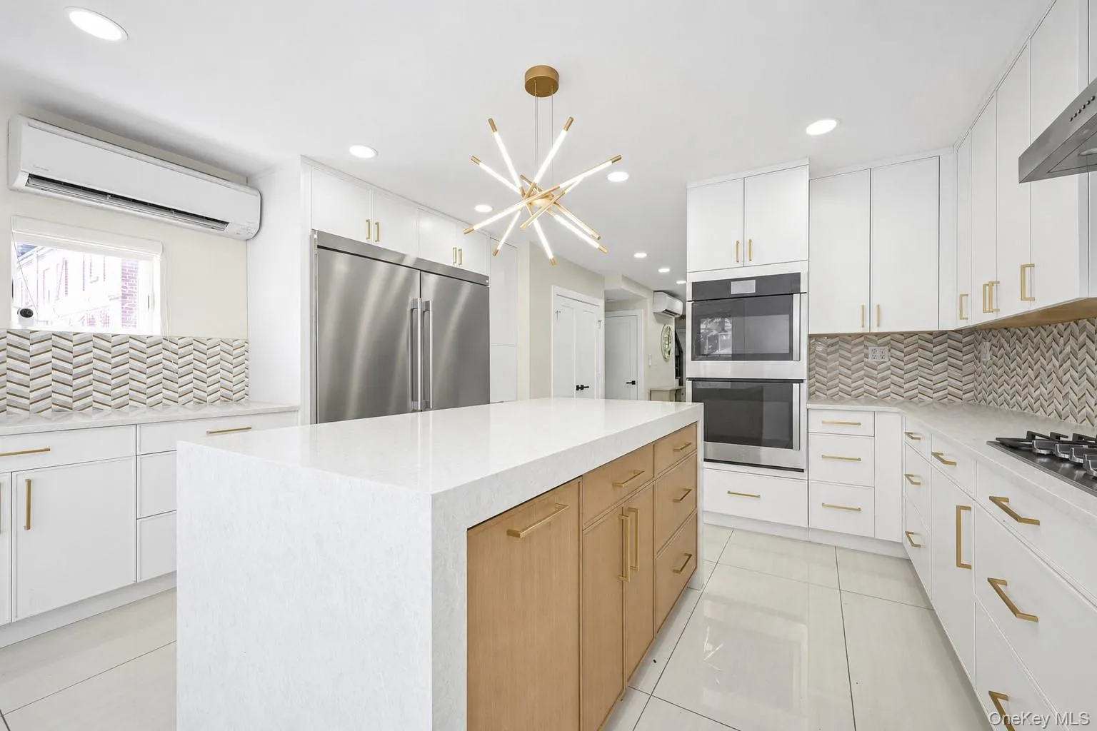 76-37 Vleigh Place, New York, NY, 4 Bedrooms Bedrooms, 8 Rooms Rooms,3 BathroomsBathrooms,Residential,For Rent,Vleigh,0,1024040 76-37 Vleigh Place, New York, NY, 4 Bedrooms Bedrooms, 8 Rooms Rooms,3 BathroomsBathrooms,Residential,For Rent,Vleigh,0,1024040