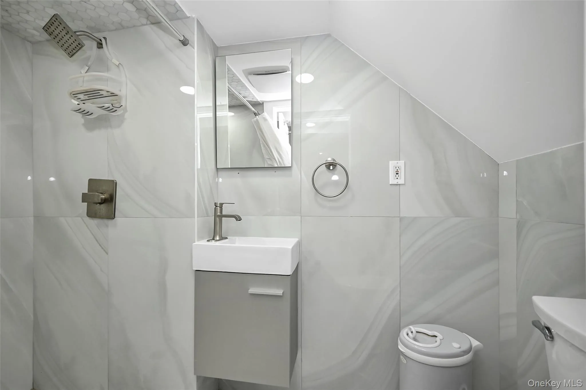 76-37 Vleigh Place, New York, NY, 4 Bedrooms Bedrooms, 8 Rooms Rooms,3 BathroomsBathrooms,Residential,For Rent,Vleigh,0,1024040 76-37 Vleigh Place, New York, NY, 4 Bedrooms Bedrooms, 8 Rooms Rooms,3 BathroomsBathrooms,Residential,For Rent,Vleigh,0,1024040