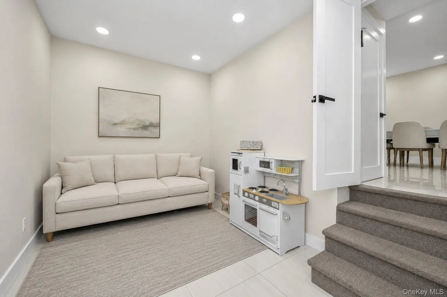 76-37 Vleigh Place, New York, NY, 4 Bedrooms Bedrooms, 8 Rooms Rooms,3 BathroomsBathrooms,Residential,For Rent,Vleigh,0,1024040 76-37 Vleigh Place, New York, NY, 4 Bedrooms Bedrooms, 8 Rooms Rooms,3 BathroomsBathrooms,Residential,For Rent,Vleigh,0,1024040
