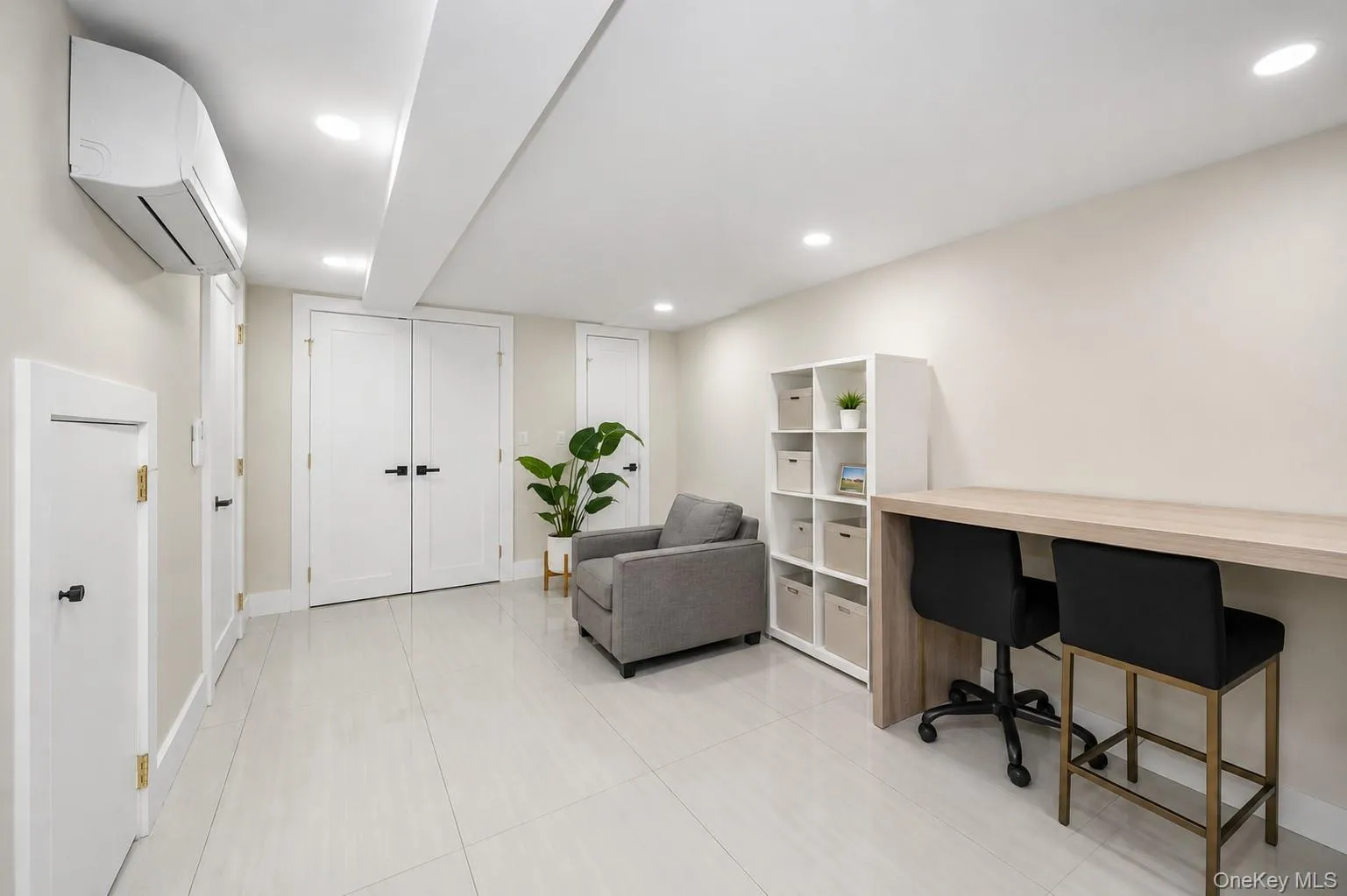 76-37 Vleigh Place, New York, NY, 4 Bedrooms Bedrooms, 8 Rooms Rooms,3 BathroomsBathrooms,Residential,For Rent,Vleigh,0,1024040 76-37 Vleigh Place, New York, NY, 4 Bedrooms Bedrooms, 8 Rooms Rooms,3 BathroomsBathrooms,Residential,For Rent,Vleigh,0,1024040