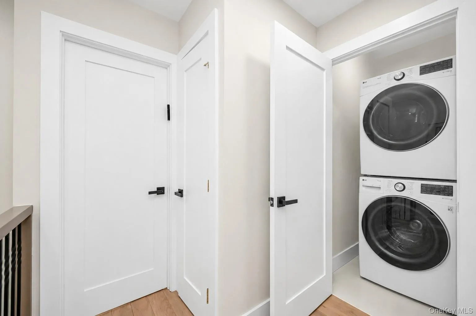 76-37 Vleigh Place, New York, NY, 4 Bedrooms Bedrooms, 8 Rooms Rooms,3 BathroomsBathrooms,Residential,For Rent,Vleigh,0,1024040 76-37 Vleigh Place, New York, NY, 4 Bedrooms Bedrooms, 8 Rooms Rooms,3 BathroomsBathrooms,Residential,For Rent,Vleigh,0,1024040