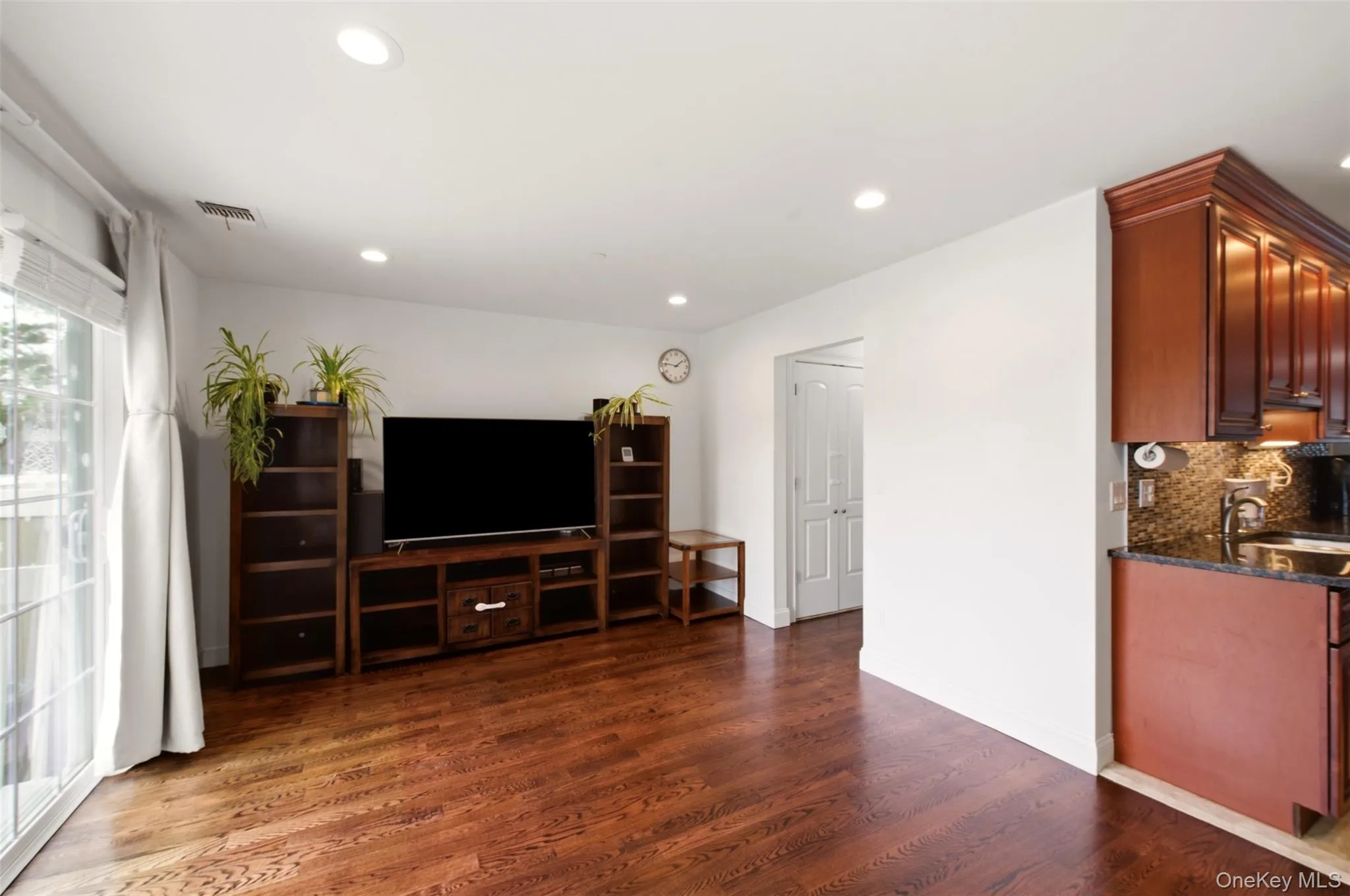 723 Carman Avenue, Hempstead, NY, 2 Bedrooms Bedrooms, 5 Rooms Rooms,2 BathroomsBathrooms,Residential,For Rent,Carman,0,1024044 723 Carman Avenue, Hempstead, NY, 2 Bedrooms Bedrooms, 5 Rooms Rooms,2 BathroomsBathrooms,Residential,For Rent,Carman,0,1024044