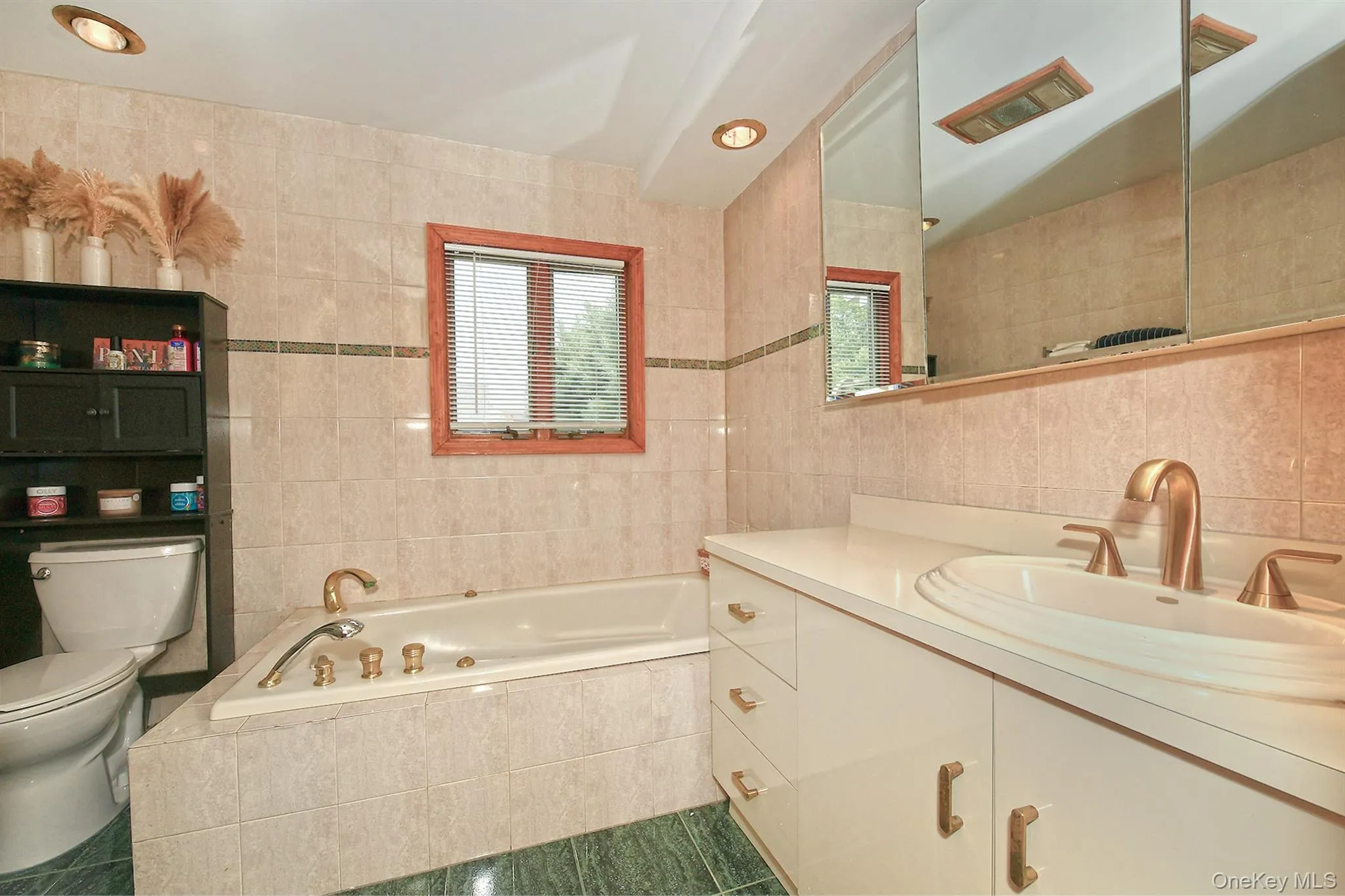 18 Wheelbarrow Lane, Hempstead, NY, 5 Bedrooms Bedrooms, 8 Rooms Rooms,3 BathroomsBathrooms,Residential,For Rent,Wheelbarrow,0,1024051 18 Wheelbarrow Lane, Hempstead, NY, 5 Bedrooms Bedrooms, 8 Rooms Rooms,3 BathroomsBathrooms,Residential,For Rent,Wheelbarrow,0,1024051