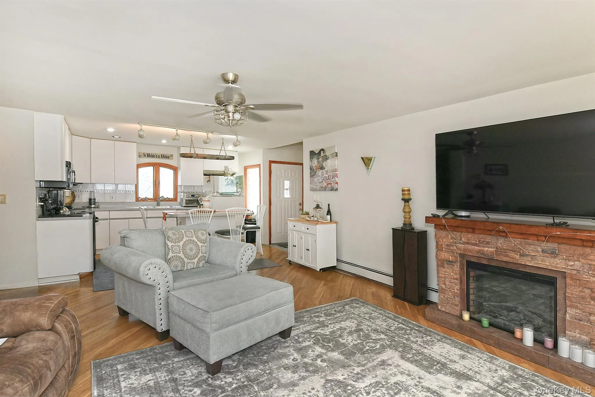 18 Wheelbarrow Lane, Hempstead, NY, 5 Bedrooms Bedrooms, 8 Rooms Rooms,3 BathroomsBathrooms,Residential,For Rent,Wheelbarrow,0,1024051 18 Wheelbarrow Lane, Hempstead, NY, 5 Bedrooms Bedrooms, 8 Rooms Rooms,3 BathroomsBathrooms,Residential,For Rent,Wheelbarrow,0,1024051