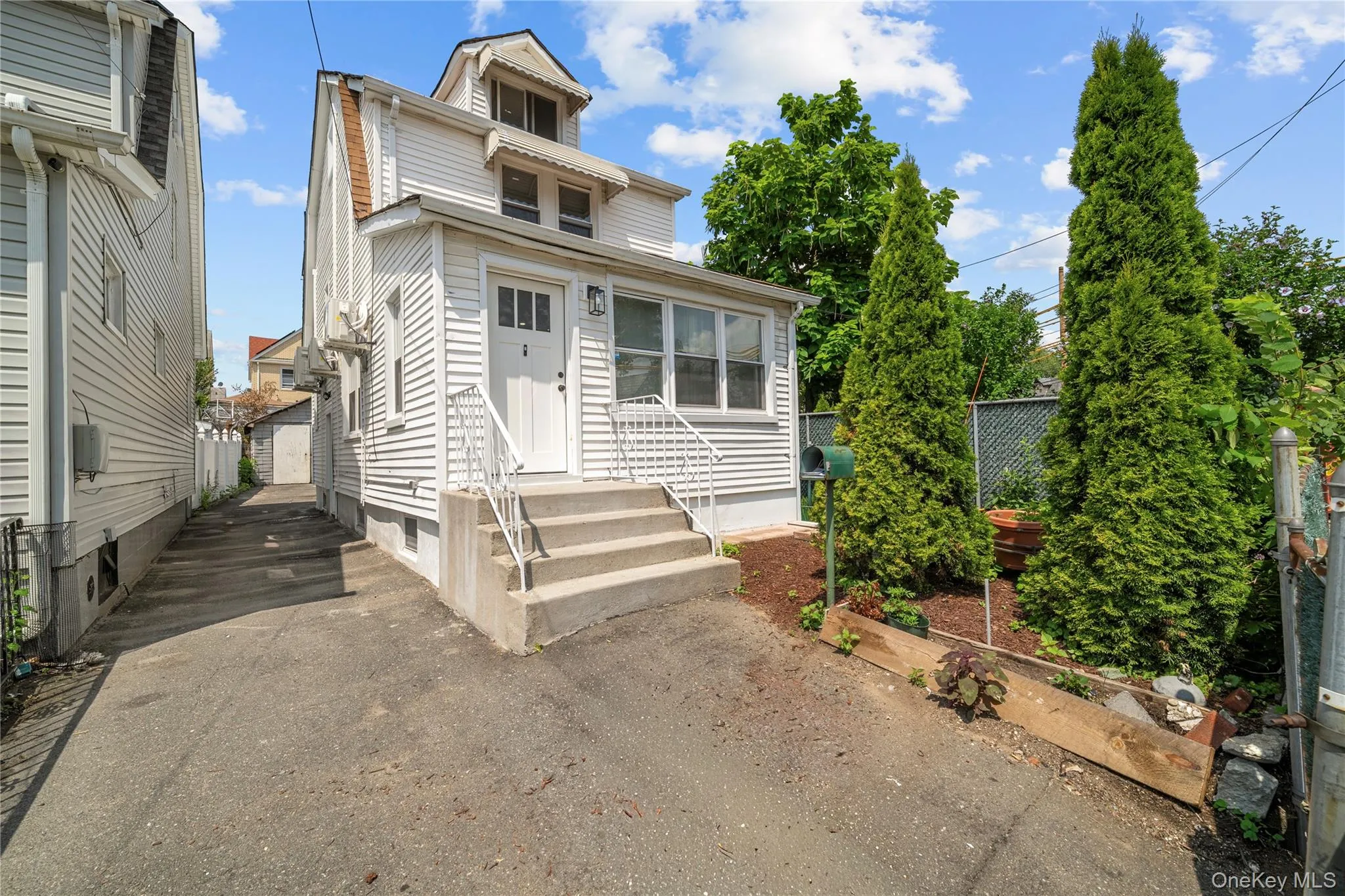 11422 212th Street, New York, NY, 4 Bedrooms Bedrooms, 7 Rooms Rooms,2 BathroomsBathrooms,Residential,For Rent,212th,0,1024052 11422 212th Street, New York, NY, 4 Bedrooms Bedrooms, 7 Rooms Rooms,2 BathroomsBathrooms,Residential,For Rent,212th,0,1024052