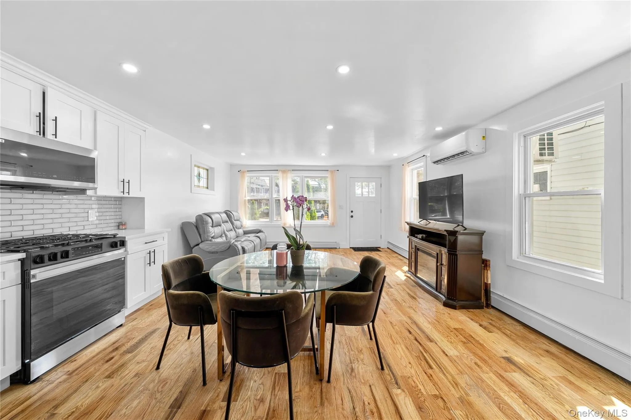 11422 212th Street, New York, NY, 4 Bedrooms Bedrooms, 7 Rooms Rooms,2 BathroomsBathrooms,Residential,For Rent,212th,0,1024052 11422 212th Street, New York, NY, 4 Bedrooms Bedrooms, 7 Rooms Rooms,2 BathroomsBathrooms,Residential,For Rent,212th,0,1024052