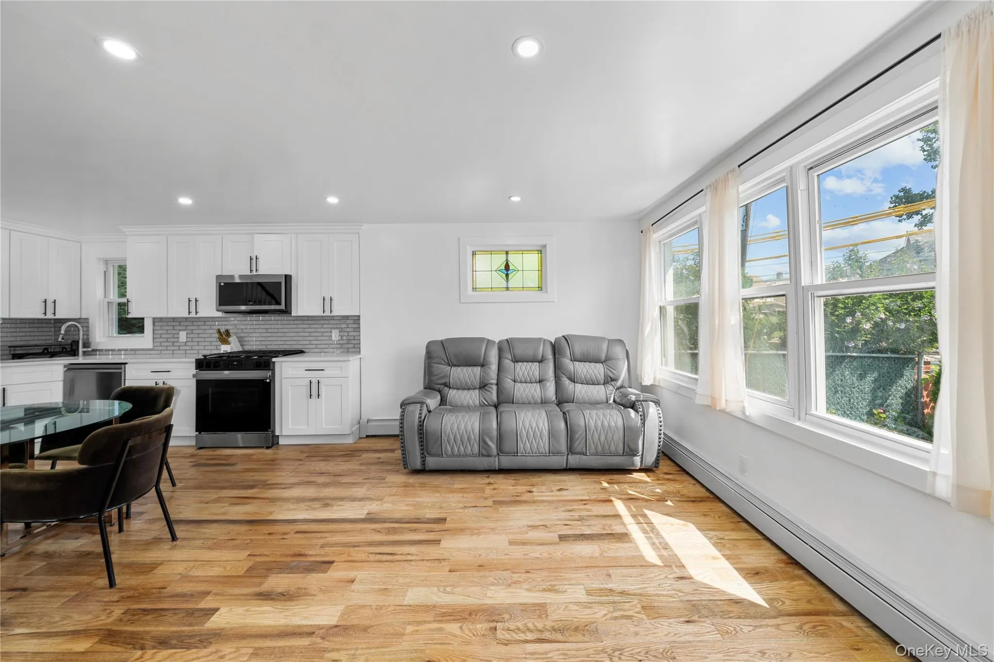 11422 212th Street, New York, NY, 4 Bedrooms Bedrooms, 7 Rooms Rooms,2 BathroomsBathrooms,Residential,For Rent,212th,0,1024052 11422 212th Street, New York, NY, 4 Bedrooms Bedrooms, 7 Rooms Rooms,2 BathroomsBathrooms,Residential,For Rent,212th,0,1024052