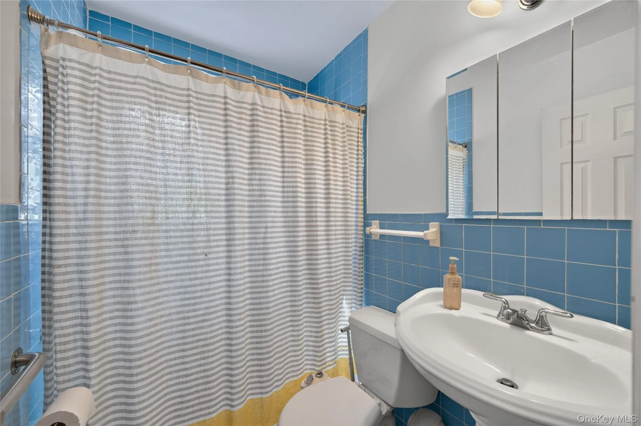 120 Bert Avenue, North Hempstead, NY, 4 Bedrooms Bedrooms, 8 Rooms Rooms,2 BathroomsBathrooms,Residential,For Rent,Bert,0,1024054 120 Bert Avenue, North Hempstead, NY, 4 Bedrooms Bedrooms, 8 Rooms Rooms,2 BathroomsBathrooms,Residential,For Rent,Bert,0,1024054