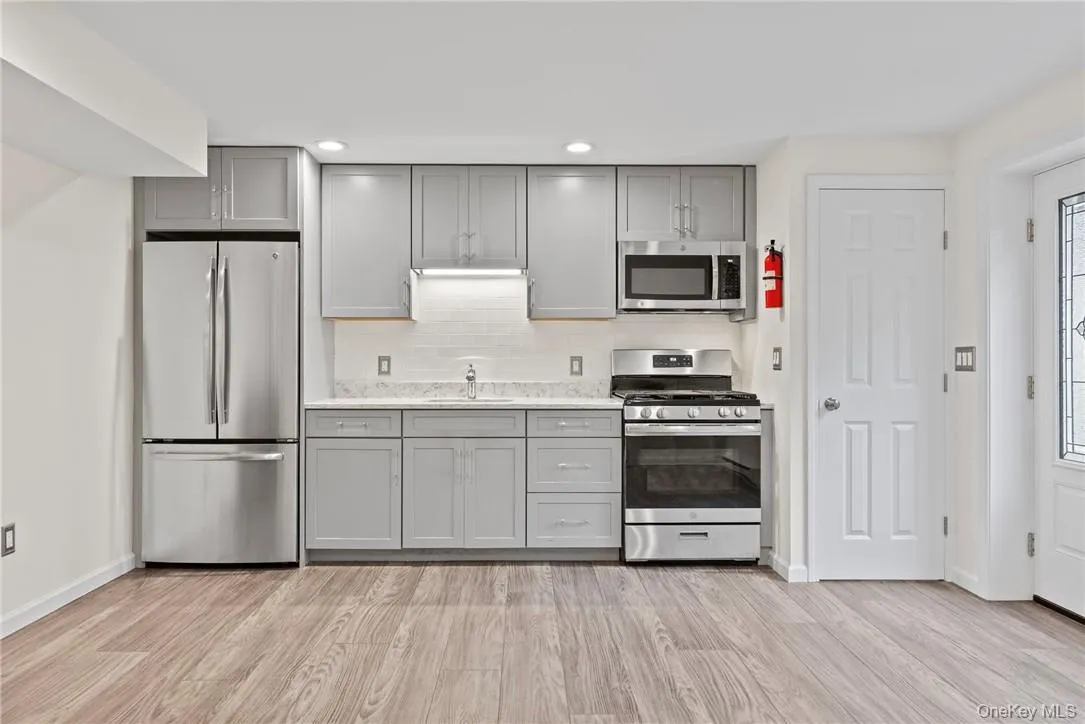 Stainless steel appliances and recessed lighting Stainless steel appliances and recessed lighting