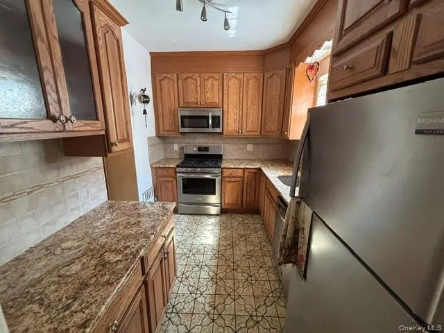 2603 168th Street, New York, NY, 3 Bedrooms Bedrooms, 7 Rooms Rooms,2 BathroomsBathrooms,Residential,For Rent,168th,0,1024063 2603 168th Street, New York, NY, 3 Bedrooms Bedrooms, 7 Rooms Rooms,2 BathroomsBathrooms,Residential,For Rent,168th,0,1024063