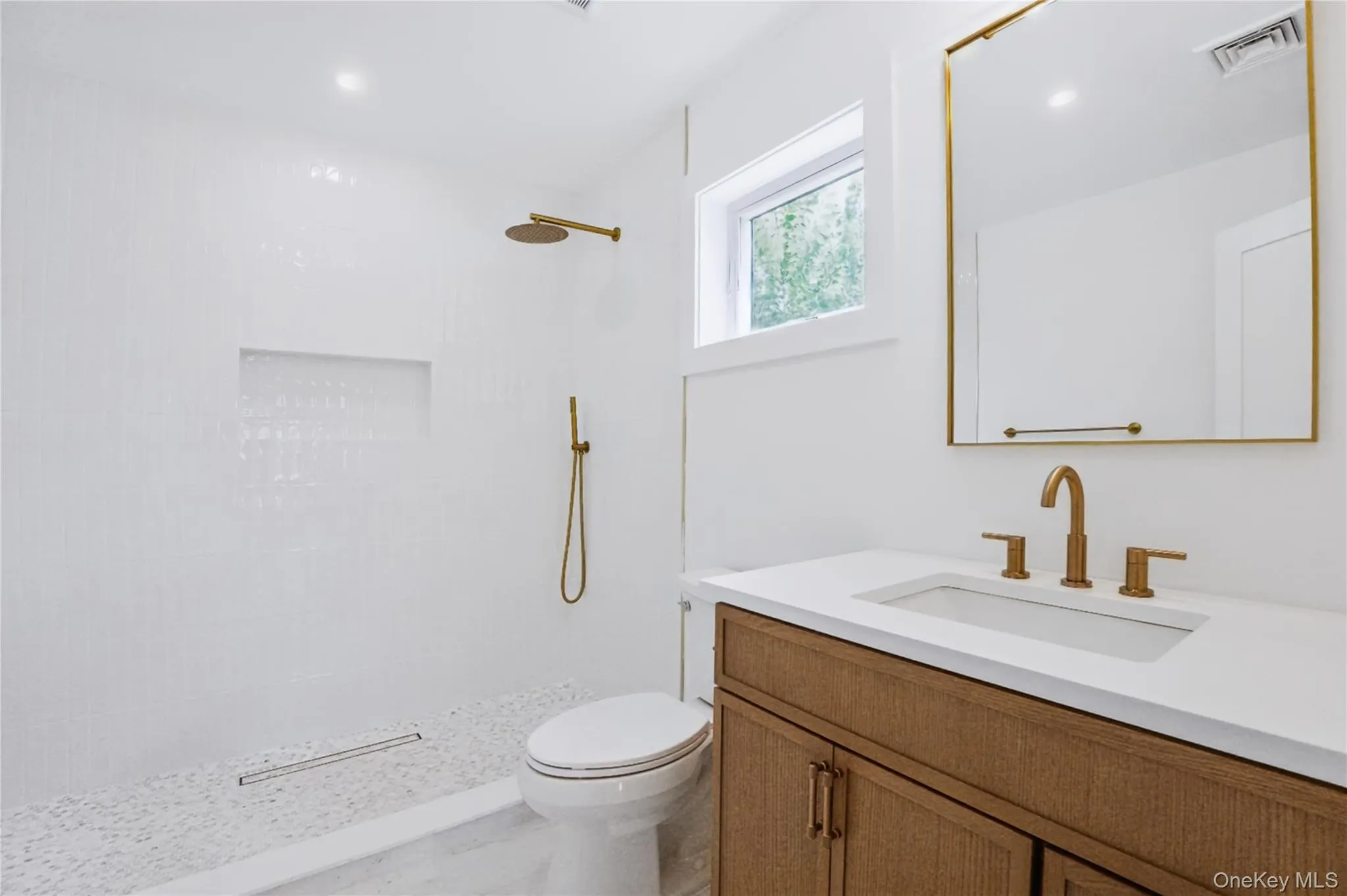 45 Glade Lane, Hempstead, NY, 5 Bedrooms Bedrooms, 8 Rooms Rooms,4 BathroomsBathrooms,Residential,For Rent,Glade,0,1024065 45 Glade Lane, Hempstead, NY, 5 Bedrooms Bedrooms, 8 Rooms Rooms,4 BathroomsBathrooms,Residential,For Rent,Glade,0,1024065