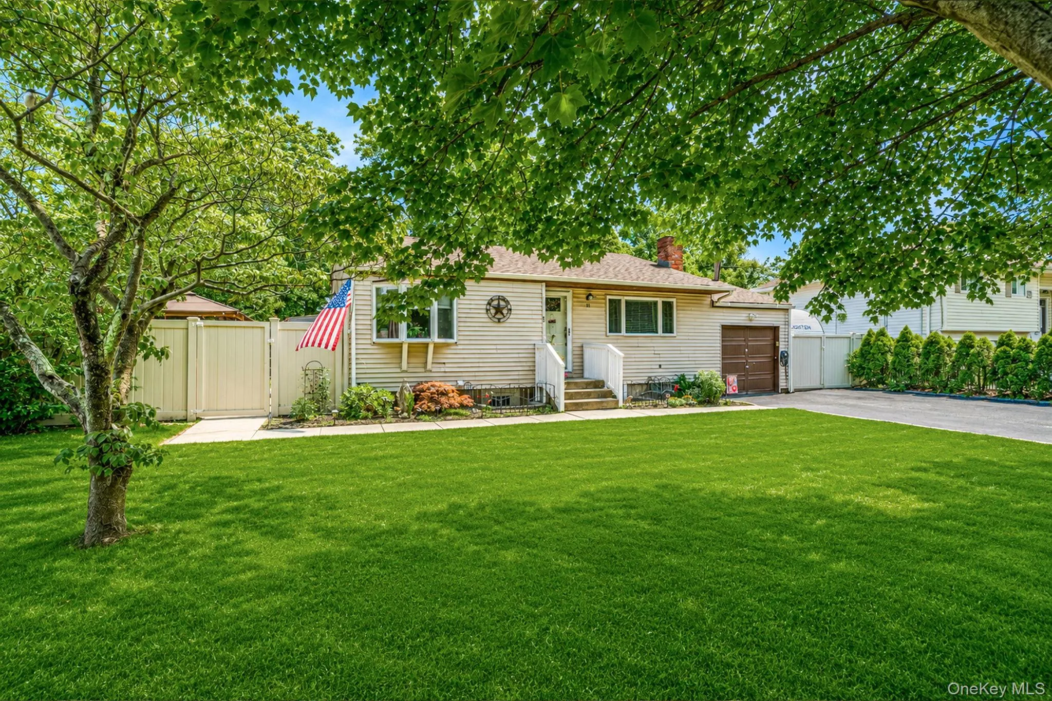 31 Sarah Drive, Brookhaven, NY, 3 Bedrooms Bedrooms, 6 Rooms Rooms,2 BathroomsBathrooms,Residential,For Rent,Sarah,0,1024068 31 Sarah Drive, Brookhaven, NY, 3 Bedrooms Bedrooms, 6 Rooms Rooms,2 BathroomsBathrooms,Residential,For Rent,Sarah,0,1024068