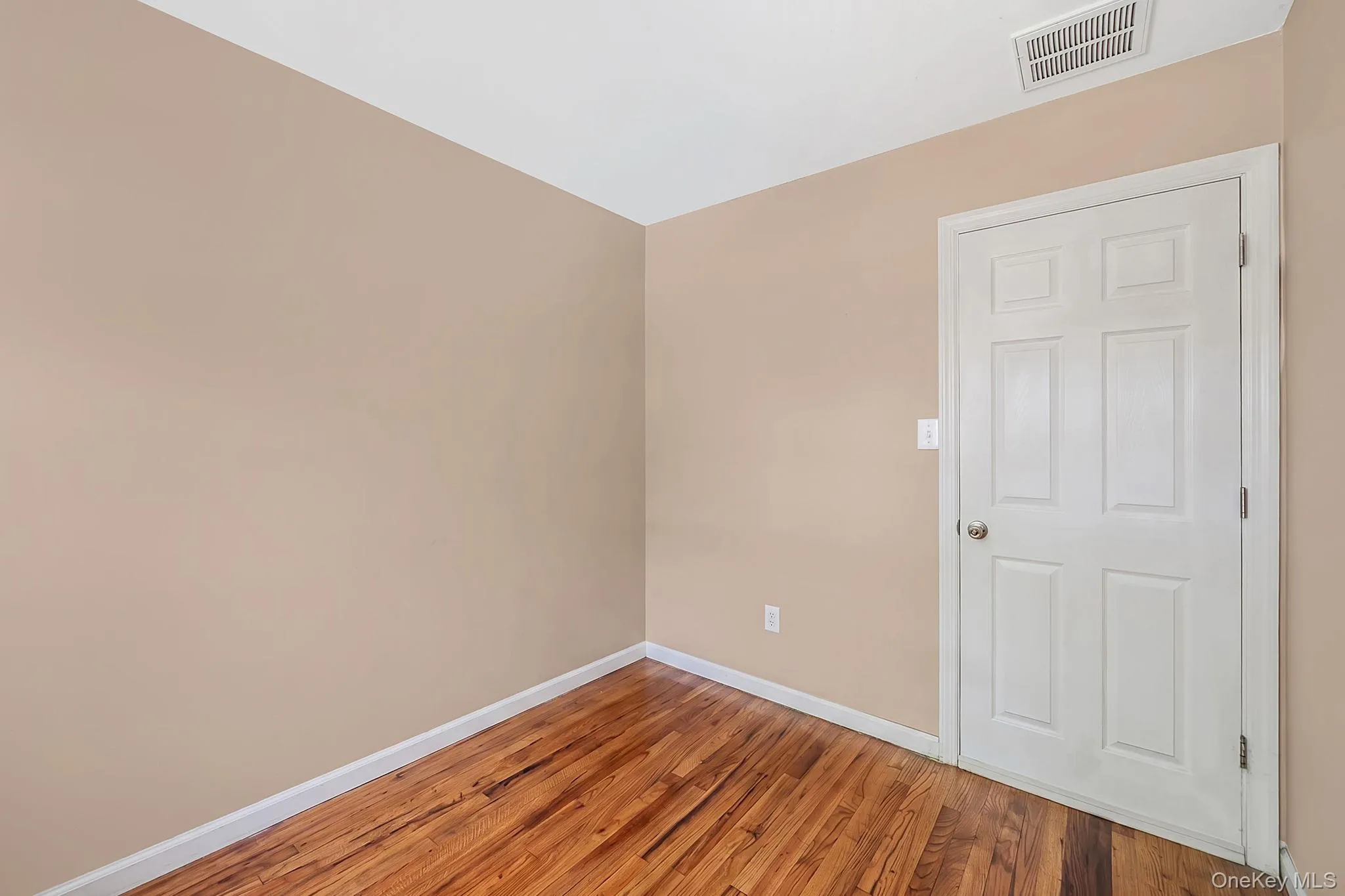 31 Sarah Drive, Brookhaven, NY, 3 Bedrooms Bedrooms, 6 Rooms Rooms,2 BathroomsBathrooms,Residential,For Rent,Sarah,0,1024068 31 Sarah Drive, Brookhaven, NY, 3 Bedrooms Bedrooms, 6 Rooms Rooms,2 BathroomsBathrooms,Residential,For Rent,Sarah,0,1024068