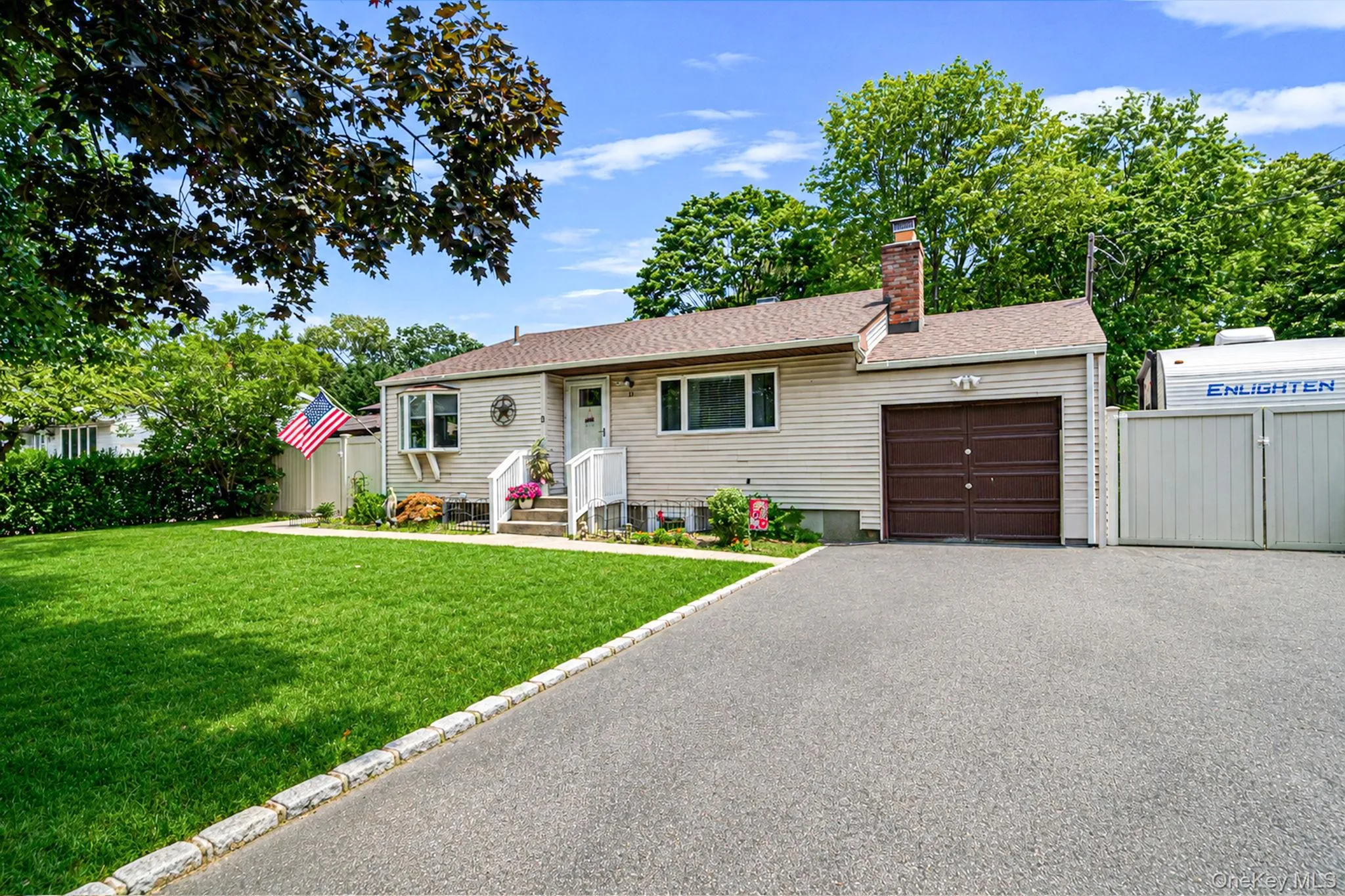 31 Sarah Drive, Brookhaven, NY, 3 Bedrooms Bedrooms, 6 Rooms Rooms,2 BathroomsBathrooms,Residential,For Rent,Sarah,0,1024068 31 Sarah Drive, Brookhaven, NY, 3 Bedrooms Bedrooms, 6 Rooms Rooms,2 BathroomsBathrooms,Residential,For Rent,Sarah,0,1024068