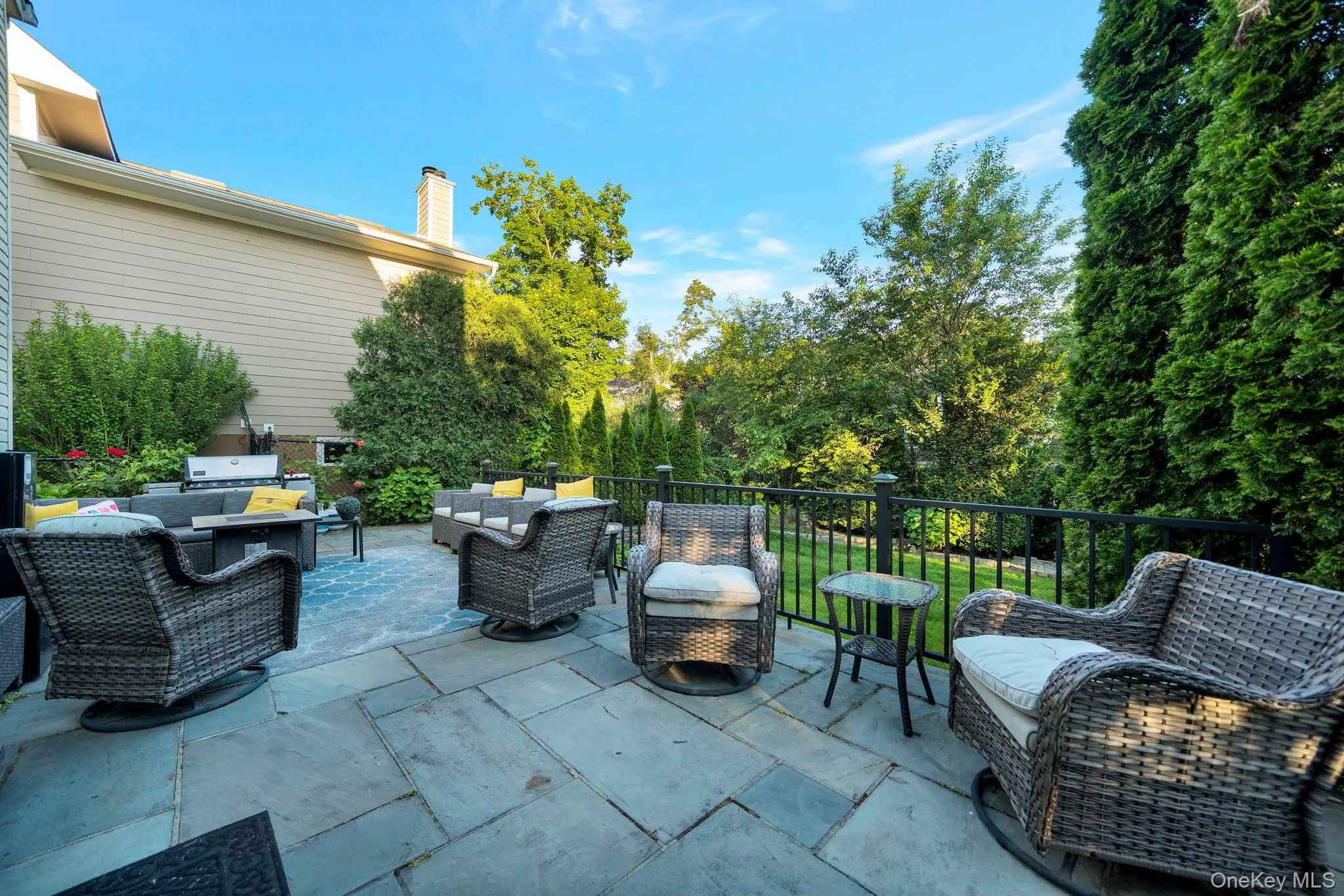 36 Combes Drive, North Hempstead, NY, 4 Bedrooms Bedrooms, 8 Rooms Rooms,2 BathroomsBathrooms,Residential,For Rent,Combes,0,1024069 36 Combes Drive, North Hempstead, NY, 4 Bedrooms Bedrooms, 8 Rooms Rooms,2 BathroomsBathrooms,Residential,For Rent,Combes,0,1024069
