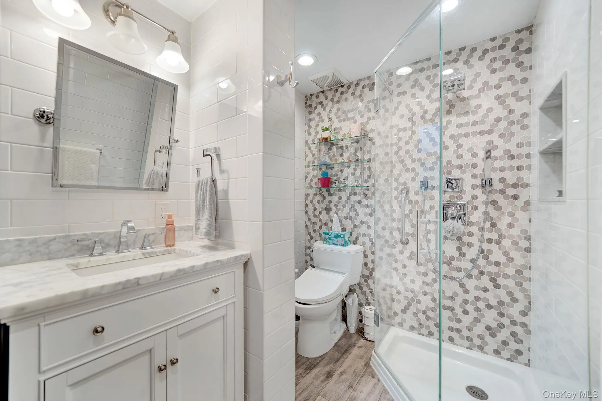 First floor bath First floor bath