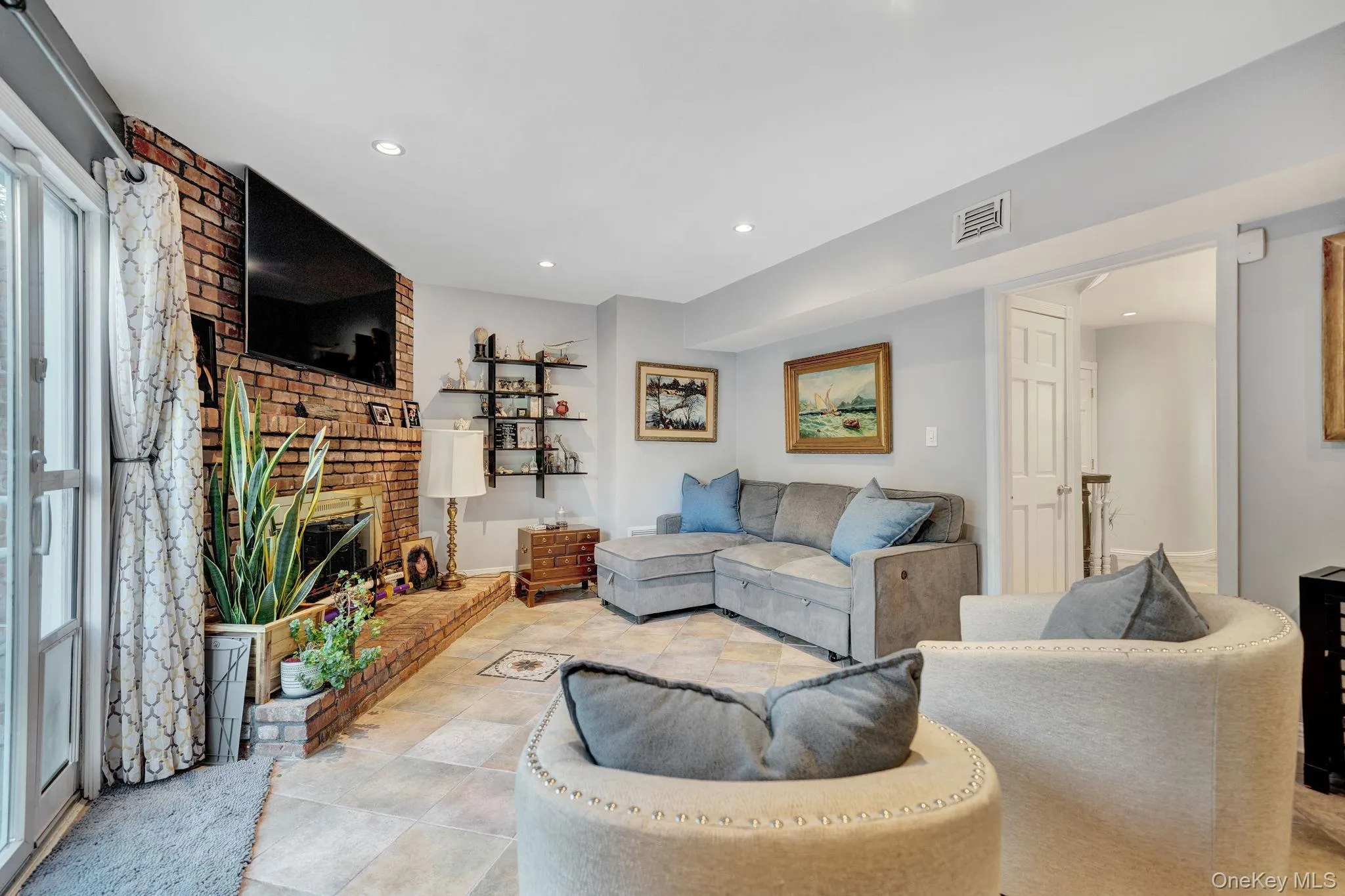 Family room/den Family room/den