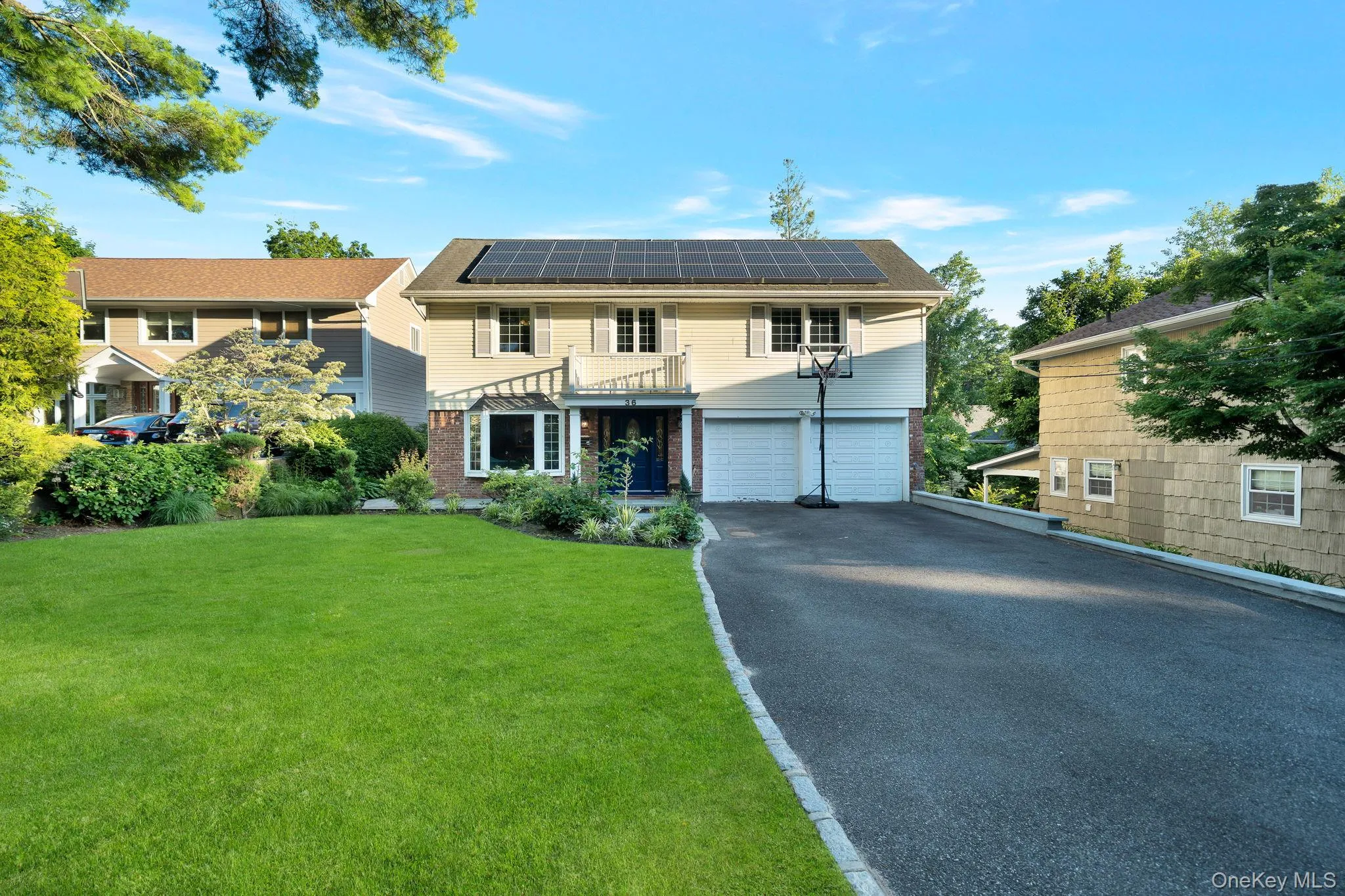 36 Combes Drive, North Hempstead, NY, 4 Bedrooms Bedrooms, 8 Rooms Rooms,2 BathroomsBathrooms,Residential,For Rent,Combes,0,1024069 36 Combes Drive, North Hempstead, NY, 4 Bedrooms Bedrooms, 8 Rooms Rooms,2 BathroomsBathrooms,Residential,For Rent,Combes,0,1024069