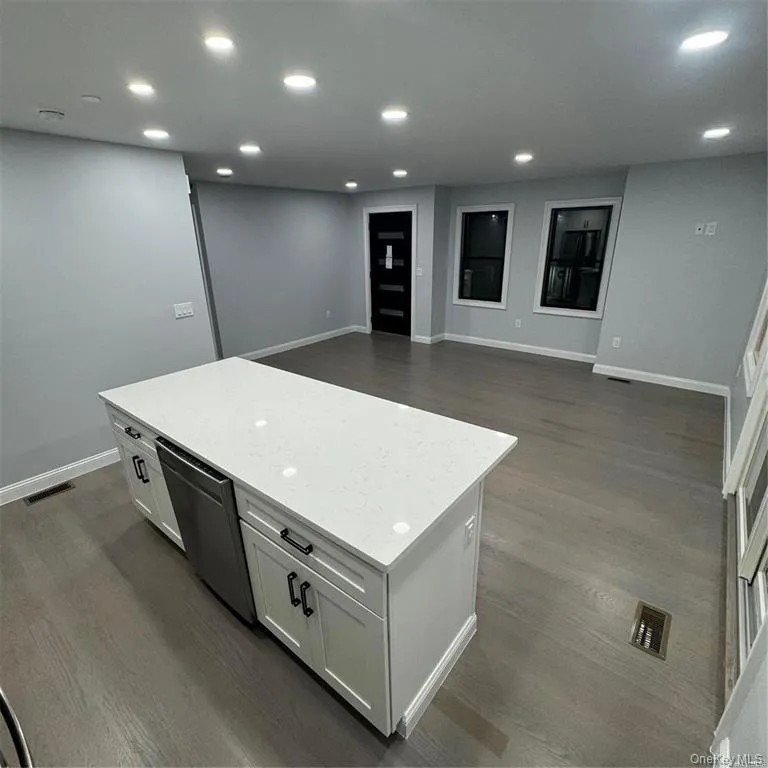 517 Monroe Boulevard, Long Beach, NY, 3 Bedrooms Bedrooms, 7 Rooms Rooms,2 BathroomsBathrooms,Residential Lease,For Rent,Monroe,0,1024080 517 Monroe Boulevard, Long Beach, NY, 3 Bedrooms Bedrooms, 7 Rooms Rooms,2 BathroomsBathrooms,Residential Lease,For Rent,Monroe,0,1024080