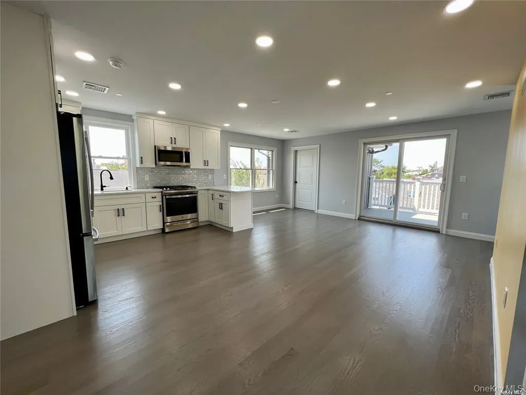517 Monroe Boulevard, Long Beach, NY, 3 Bedrooms Bedrooms, 7 Rooms Rooms,2 BathroomsBathrooms,Residential Lease,For Rent,Monroe,0,1024080 517 Monroe Boulevard, Long Beach, NY, 3 Bedrooms Bedrooms, 7 Rooms Rooms,2 BathroomsBathrooms,Residential Lease,For Rent,Monroe,0,1024080