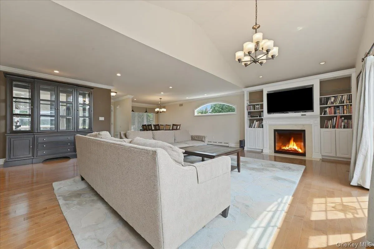 672 Westbury Avenue, North Hempstead, NY, 4 Bedrooms Bedrooms, 8 Rooms Rooms,2 BathroomsBathrooms,Residential,For Rent,Westbury,0,1024082 672 Westbury Avenue, North Hempstead, NY, 4 Bedrooms Bedrooms, 8 Rooms Rooms,2 BathroomsBathrooms,Residential,For Rent,Westbury,0,1024082