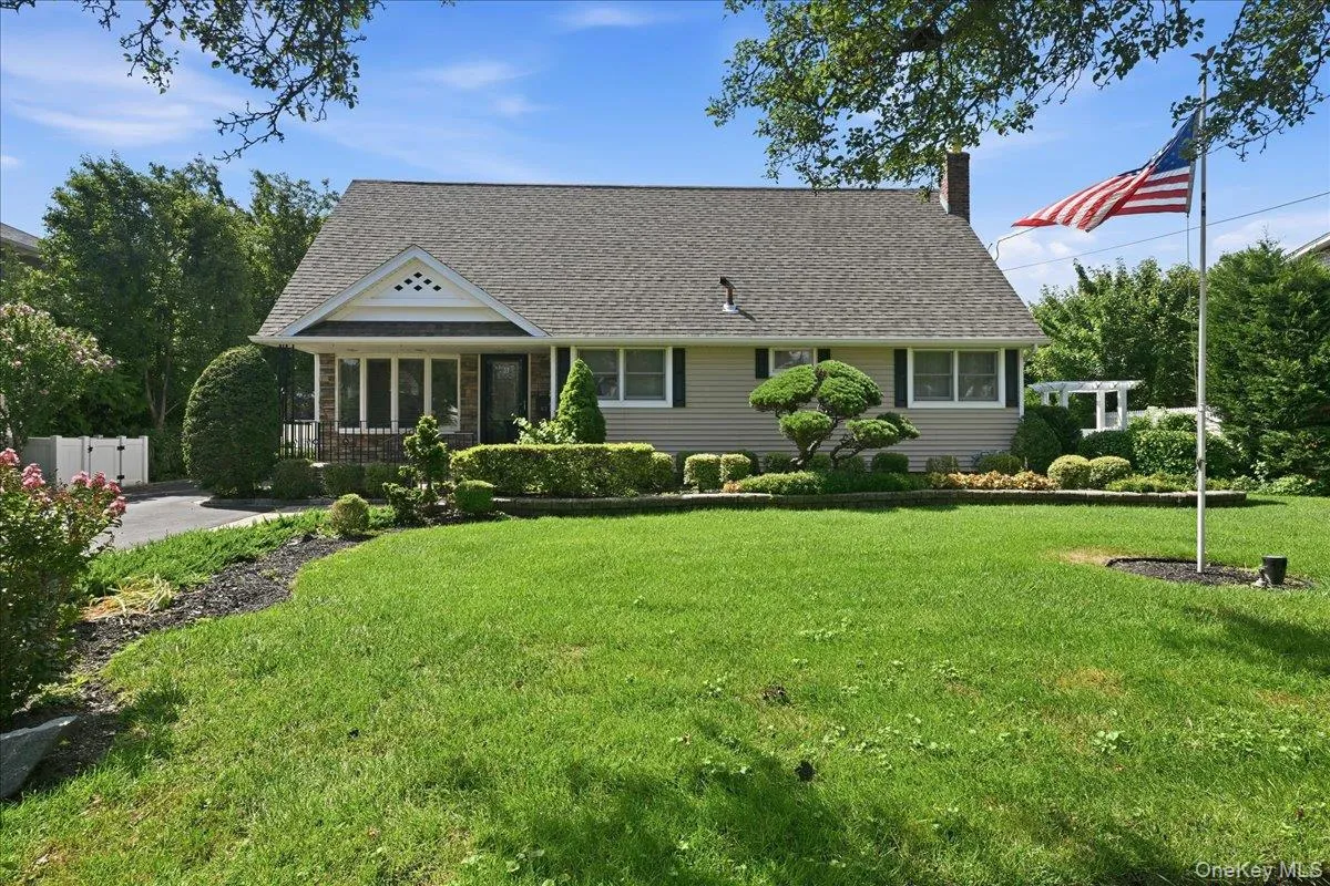 672 Westbury Avenue, North Hempstead, NY, 4 Bedrooms Bedrooms, 8 Rooms Rooms,2 BathroomsBathrooms,Residential,For Rent,Westbury,0,1024082 672 Westbury Avenue, North Hempstead, NY, 4 Bedrooms Bedrooms, 8 Rooms Rooms,2 BathroomsBathrooms,Residential,For Rent,Westbury,0,1024082