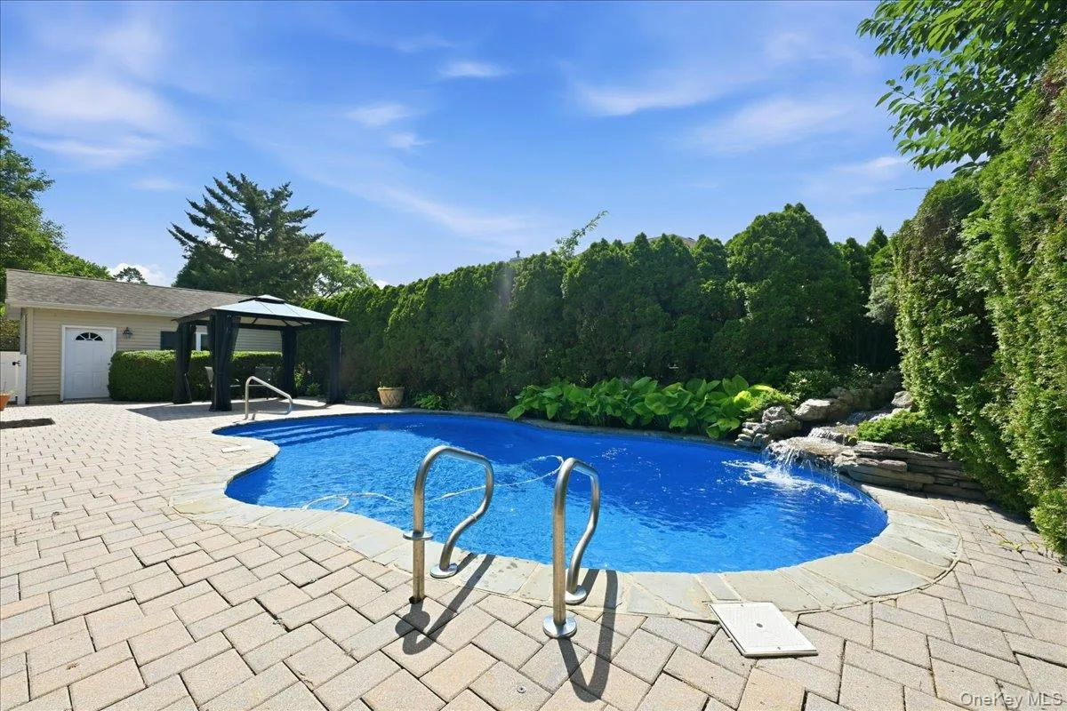 672 Westbury Avenue, North Hempstead, NY, 4 Bedrooms Bedrooms, 8 Rooms Rooms,2 BathroomsBathrooms,Residential,For Rent,Westbury,0,1024082 672 Westbury Avenue, North Hempstead, NY, 4 Bedrooms Bedrooms, 8 Rooms Rooms,2 BathroomsBathrooms,Residential,For Rent,Westbury,0,1024082