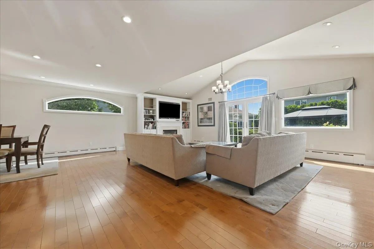 672 Westbury Avenue, North Hempstead, NY, 4 Bedrooms Bedrooms, 8 Rooms Rooms,2 BathroomsBathrooms,Residential,For Rent,Westbury,0,1024082 672 Westbury Avenue, North Hempstead, NY, 4 Bedrooms Bedrooms, 8 Rooms Rooms,2 BathroomsBathrooms,Residential,For Rent,Westbury,0,1024082