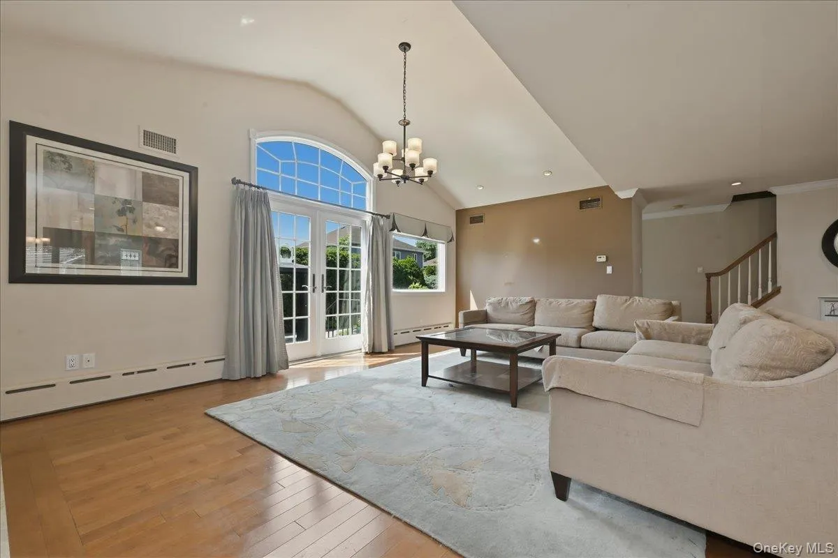 672 Westbury Avenue, North Hempstead, NY, 4 Bedrooms Bedrooms, 8 Rooms Rooms,2 BathroomsBathrooms,Residential,For Rent,Westbury,0,1024082 672 Westbury Avenue, North Hempstead, NY, 4 Bedrooms Bedrooms, 8 Rooms Rooms,2 BathroomsBathrooms,Residential,For Rent,Westbury,0,1024082