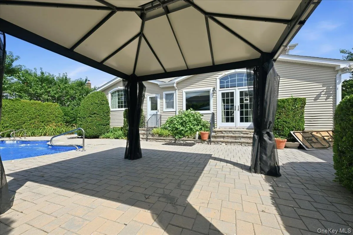 672 Westbury Avenue, North Hempstead, NY, 4 Bedrooms Bedrooms, 8 Rooms Rooms,2 BathroomsBathrooms,Residential,For Rent,Westbury,0,1024082 672 Westbury Avenue, North Hempstead, NY, 4 Bedrooms Bedrooms, 8 Rooms Rooms,2 BathroomsBathrooms,Residential,For Rent,Westbury,0,1024082