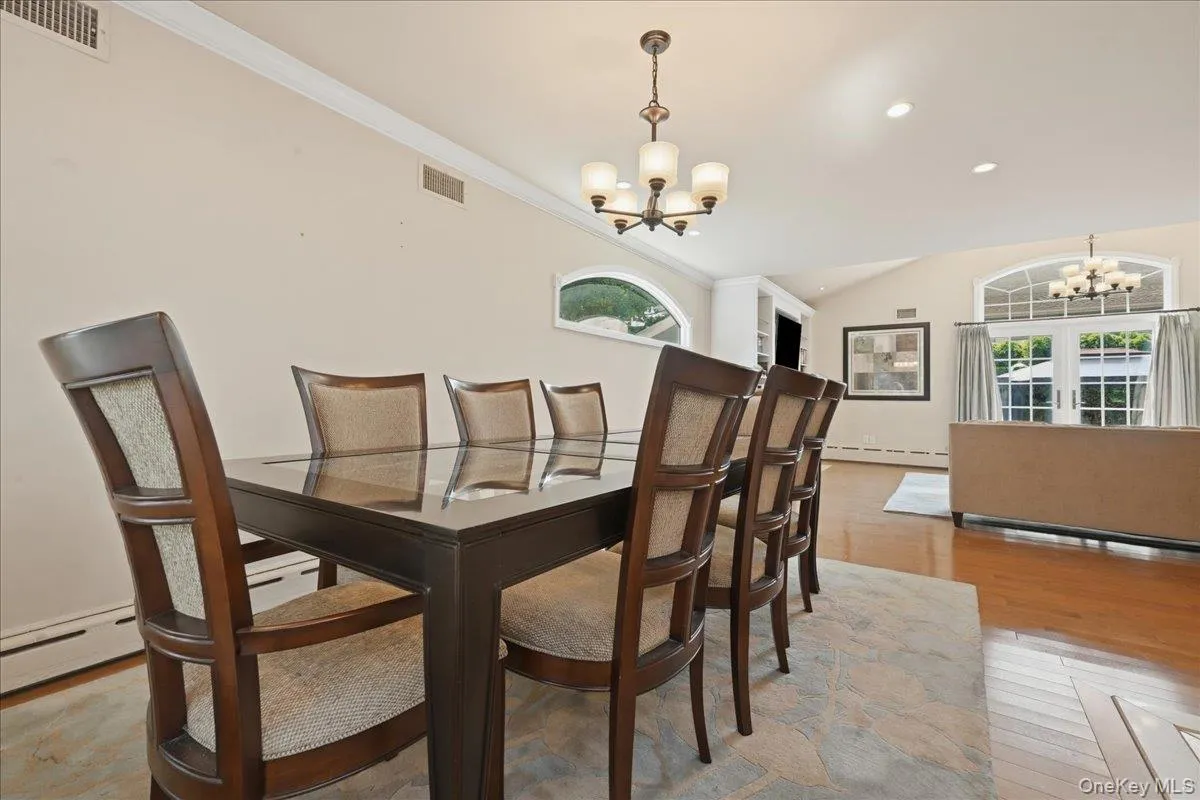 672 Westbury Avenue, North Hempstead, NY, 4 Bedrooms Bedrooms, 8 Rooms Rooms,2 BathroomsBathrooms,Residential,For Rent,Westbury,0,1024082 672 Westbury Avenue, North Hempstead, NY, 4 Bedrooms Bedrooms, 8 Rooms Rooms,2 BathroomsBathrooms,Residential,For Rent,Westbury,0,1024082