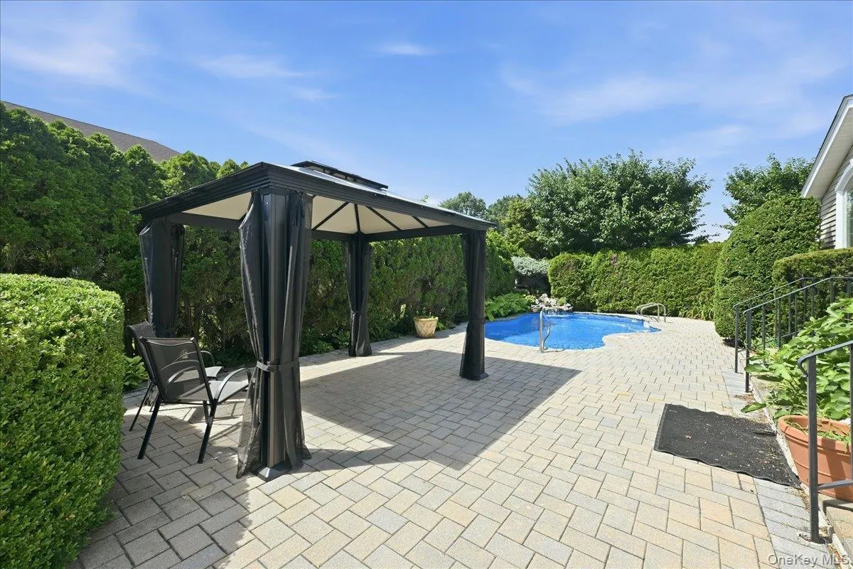 672 Westbury Avenue, North Hempstead, NY, 4 Bedrooms Bedrooms, 8 Rooms Rooms,2 BathroomsBathrooms,Residential,For Rent,Westbury,0,1024082 672 Westbury Avenue, North Hempstead, NY, 4 Bedrooms Bedrooms, 8 Rooms Rooms,2 BathroomsBathrooms,Residential,For Rent,Westbury,0,1024082
