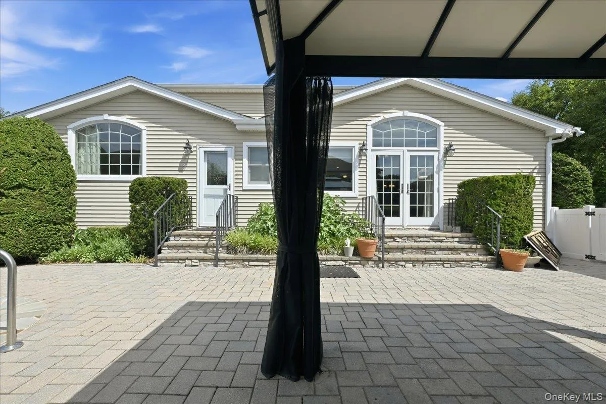 672 Westbury Avenue, North Hempstead, NY, 4 Bedrooms Bedrooms, 8 Rooms Rooms,2 BathroomsBathrooms,Residential,For Rent,Westbury,0,1024082 672 Westbury Avenue, North Hempstead, NY, 4 Bedrooms Bedrooms, 8 Rooms Rooms,2 BathroomsBathrooms,Residential,For Rent,Westbury,0,1024082
