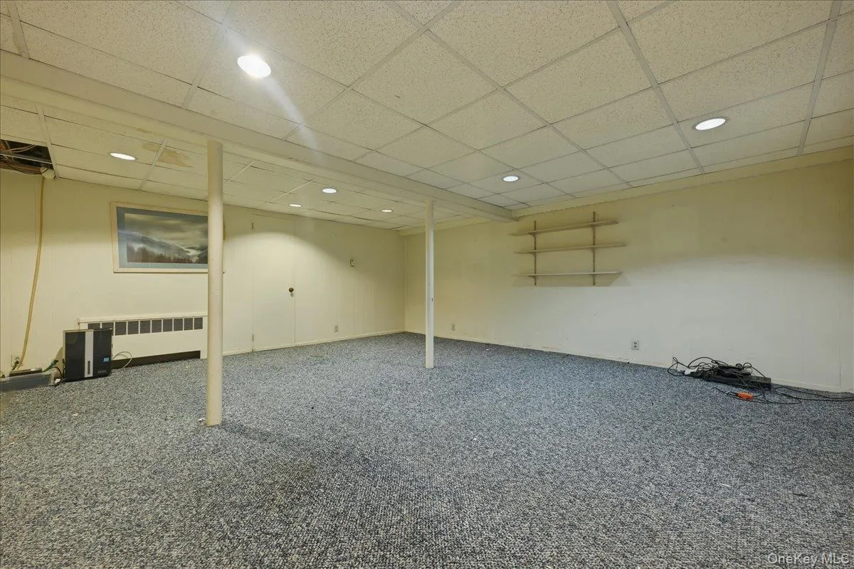 672 Westbury Avenue, North Hempstead, NY, 4 Bedrooms Bedrooms, 8 Rooms Rooms,2 BathroomsBathrooms,Residential,For Rent,Westbury,0,1024082 672 Westbury Avenue, North Hempstead, NY, 4 Bedrooms Bedrooms, 8 Rooms Rooms,2 BathroomsBathrooms,Residential,For Rent,Westbury,0,1024082