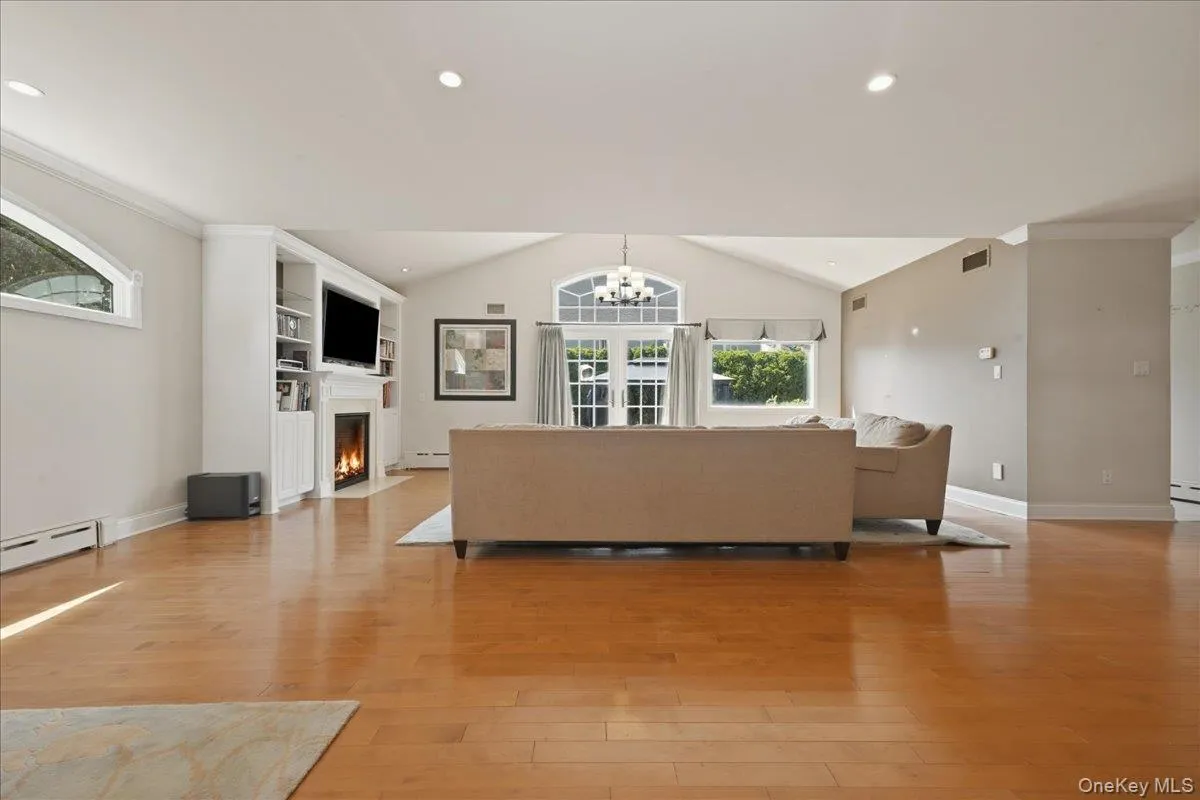 672 Westbury Avenue, North Hempstead, NY, 4 Bedrooms Bedrooms, 8 Rooms Rooms,2 BathroomsBathrooms,Residential,For Rent,Westbury,0,1024082 672 Westbury Avenue, North Hempstead, NY, 4 Bedrooms Bedrooms, 8 Rooms Rooms,2 BathroomsBathrooms,Residential,For Rent,Westbury,0,1024082