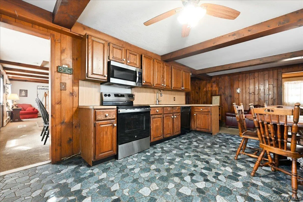 635 Whittier Street, Hempstead, NY, 3 Bedrooms Bedrooms, 7 Rooms Rooms,2 BathroomsBathrooms,Residential,For Rent,Whittier,0,1024083 635 Whittier Street, Hempstead, NY, 3 Bedrooms Bedrooms, 7 Rooms Rooms,2 BathroomsBathrooms,Residential,For Rent,Whittier,0,1024083