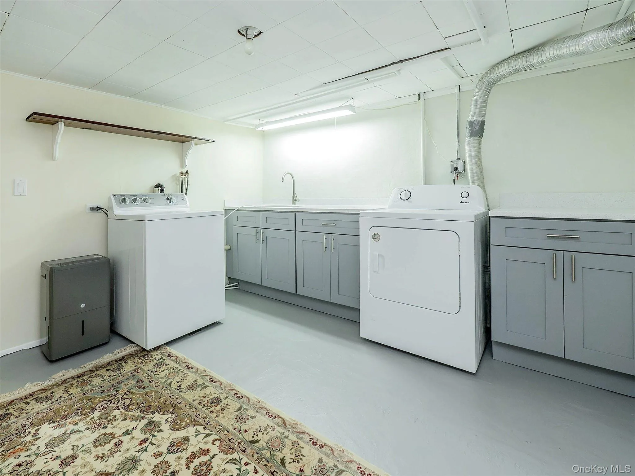 1 Raymond Street, Glen Cove, NY, 4 Bedrooms Bedrooms, 8 Rooms Rooms,3 BathroomsBathrooms,Residential,For Rent,Raymond,0,1024085 1 Raymond Street, Glen Cove, NY, 4 Bedrooms Bedrooms, 8 Rooms Rooms,3 BathroomsBathrooms,Residential,For Rent,Raymond,0,1024085