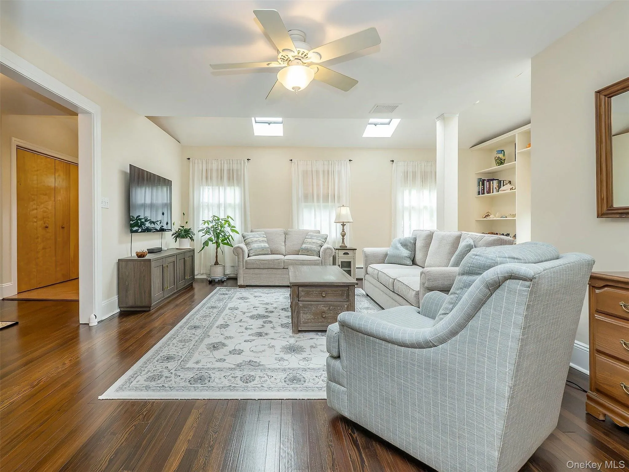 1 Raymond Street, Glen Cove, NY, 4 Bedrooms Bedrooms, 8 Rooms Rooms,3 BathroomsBathrooms,Residential,For Rent,Raymond,0,1024085 1 Raymond Street, Glen Cove, NY, 4 Bedrooms Bedrooms, 8 Rooms Rooms,3 BathroomsBathrooms,Residential,For Rent,Raymond,0,1024085