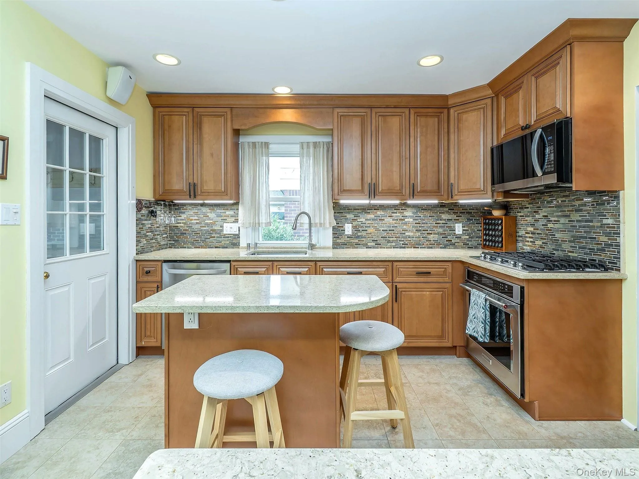 1 Raymond Street, Glen Cove, NY, 4 Bedrooms Bedrooms, 8 Rooms Rooms,3 BathroomsBathrooms,Residential,For Rent,Raymond,0,1024085 1 Raymond Street, Glen Cove, NY, 4 Bedrooms Bedrooms, 8 Rooms Rooms,3 BathroomsBathrooms,Residential,For Rent,Raymond,0,1024085