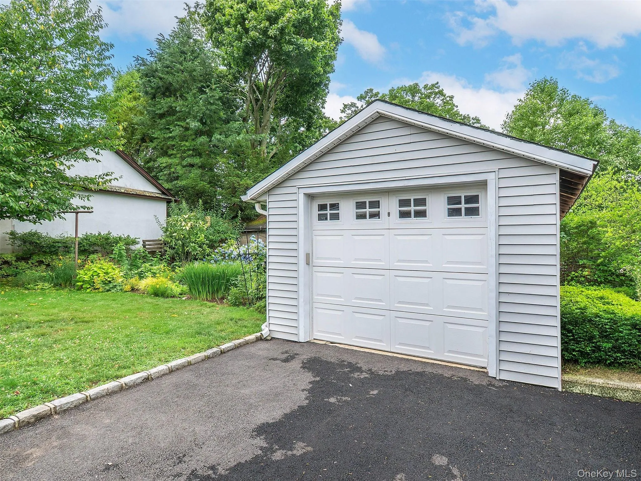 1 Raymond Street, Glen Cove, NY, 4 Bedrooms Bedrooms, 8 Rooms Rooms,3 BathroomsBathrooms,Residential,For Rent,Raymond,0,1024085 1 Raymond Street, Glen Cove, NY, 4 Bedrooms Bedrooms, 8 Rooms Rooms,3 BathroomsBathrooms,Residential,For Rent,Raymond,0,1024085