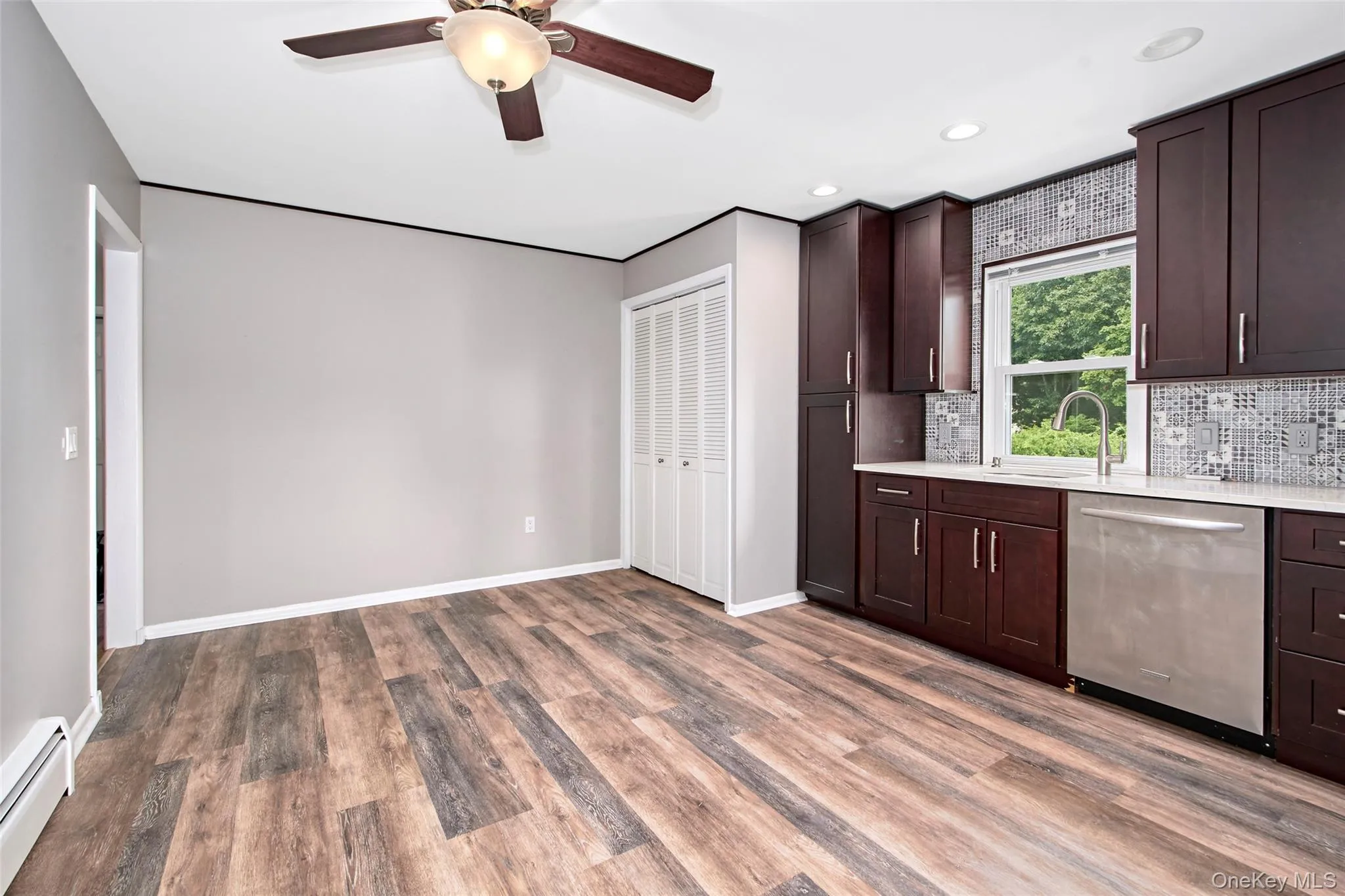 Large Kitchen Large Kitchen