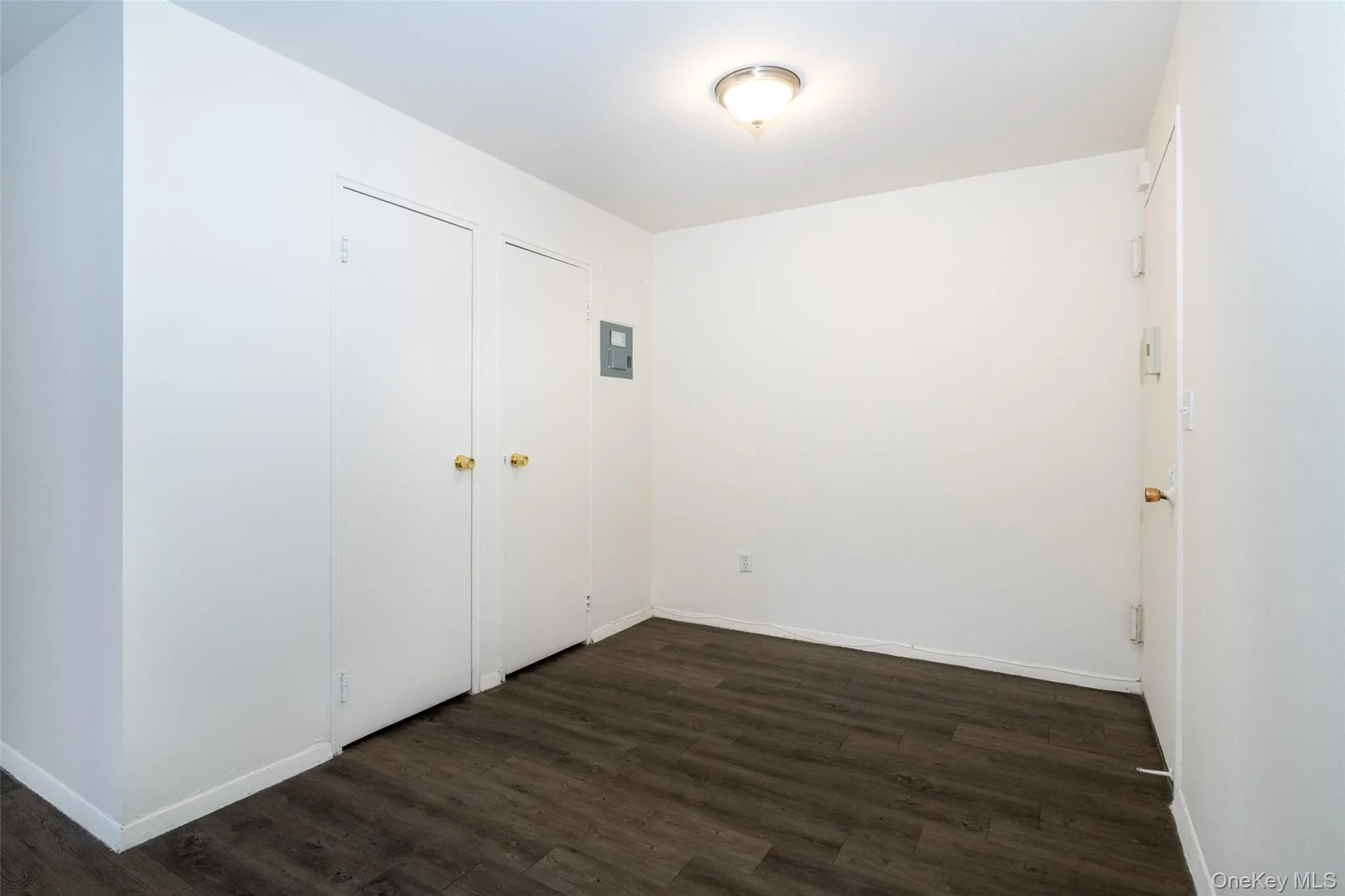 7 Lake Street, White Plains, NY, 1 Bedroom Bedrooms, 4 Rooms Rooms,1 BathroomBathrooms,Residential Lease,For Rent,Lake,0,1024091 7 Lake Street, White Plains, NY, 1 Bedroom Bedrooms, 4 Rooms Rooms,1 BathroomBathrooms,Residential Lease,For Rent,Lake,0,1024091
