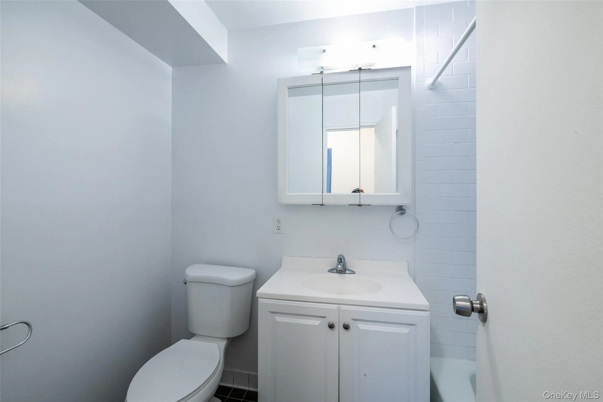 7 Lake Street, White Plains, NY, 1 Bedroom Bedrooms, 4 Rooms Rooms,1 BathroomBathrooms,Residential Lease,For Rent,Lake,0,1024091 7 Lake Street, White Plains, NY, 1 Bedroom Bedrooms, 4 Rooms Rooms,1 BathroomBathrooms,Residential Lease,For Rent,Lake,0,1024091