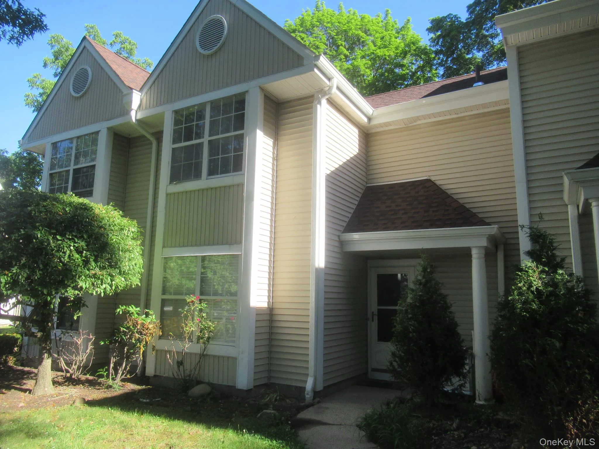 127 Creekside Circle, Ramapo, NY, 3 Bedrooms Bedrooms, 6 Rooms Rooms,1 BathroomBathrooms,Residential,For Rent,Creekside,0,1024094 127 Creekside Circle, Ramapo, NY, 3 Bedrooms Bedrooms, 6 Rooms Rooms,1 BathroomBathrooms,Residential,For Rent,Creekside,0,1024094