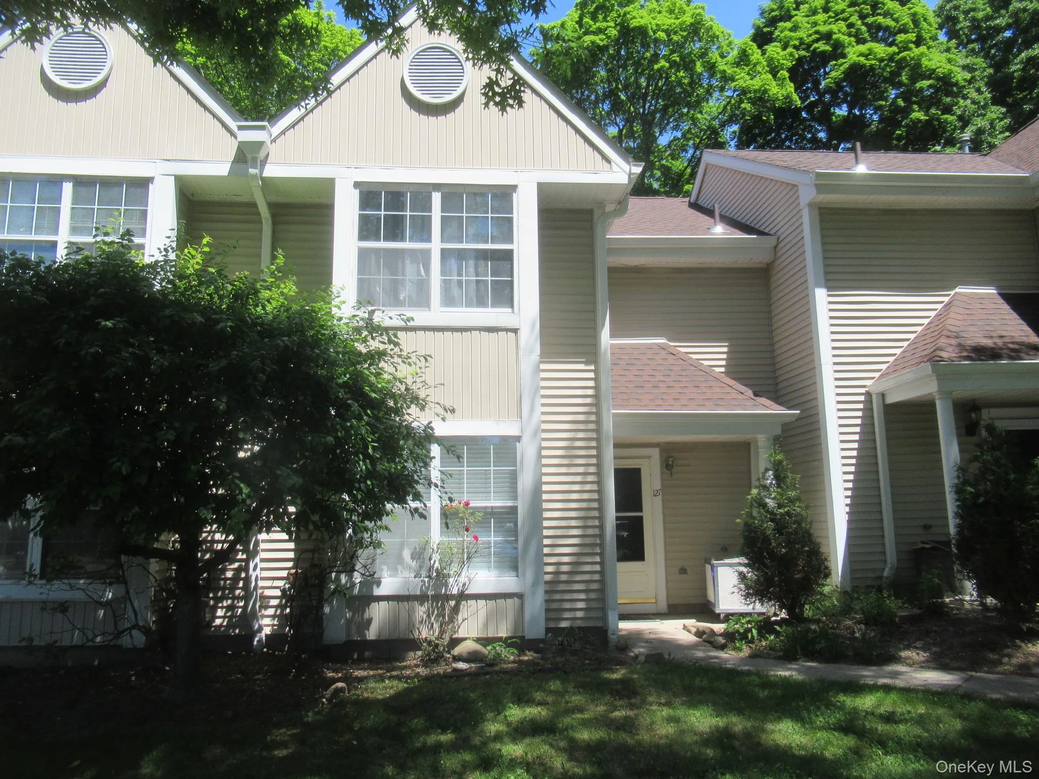 127 Creekside Circle, Ramapo, NY, 3 Bedrooms Bedrooms, 6 Rooms Rooms,1 BathroomBathrooms,Residential,For Rent,Creekside,0,1024094 127 Creekside Circle, Ramapo, NY, 3 Bedrooms Bedrooms, 6 Rooms Rooms,1 BathroomBathrooms,Residential,For Rent,Creekside,0,1024094