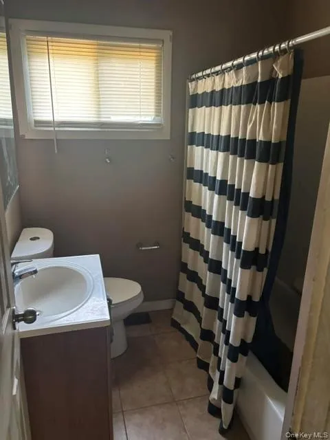427 Doctors Path, Riverhead, NY, 3 Bedrooms Bedrooms, 5 Rooms Rooms,1 BathroomBathrooms,Residential,For Rent,Doctors,0,1024096 427 Doctors Path, Riverhead, NY, 3 Bedrooms Bedrooms, 5 Rooms Rooms,1 BathroomBathrooms,Residential,For Rent,Doctors,0,1024096